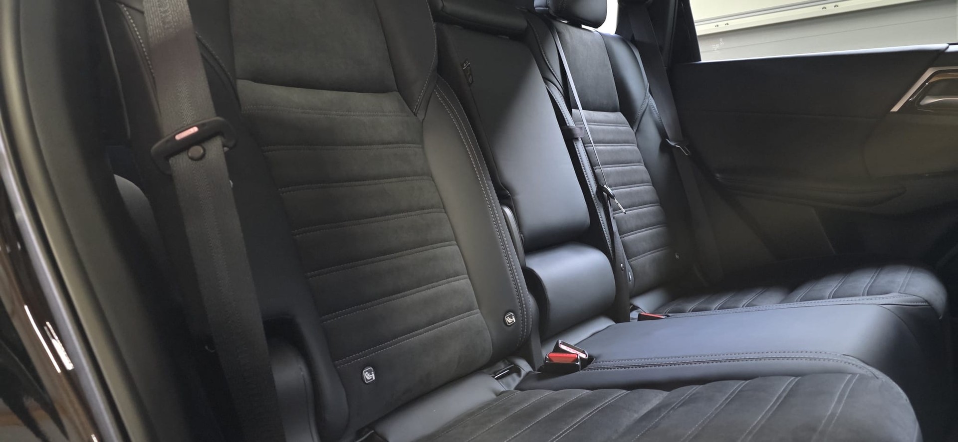 MITSUBISHI Outlander 2.4 PHEV Invite 4WD Automatic-image-22