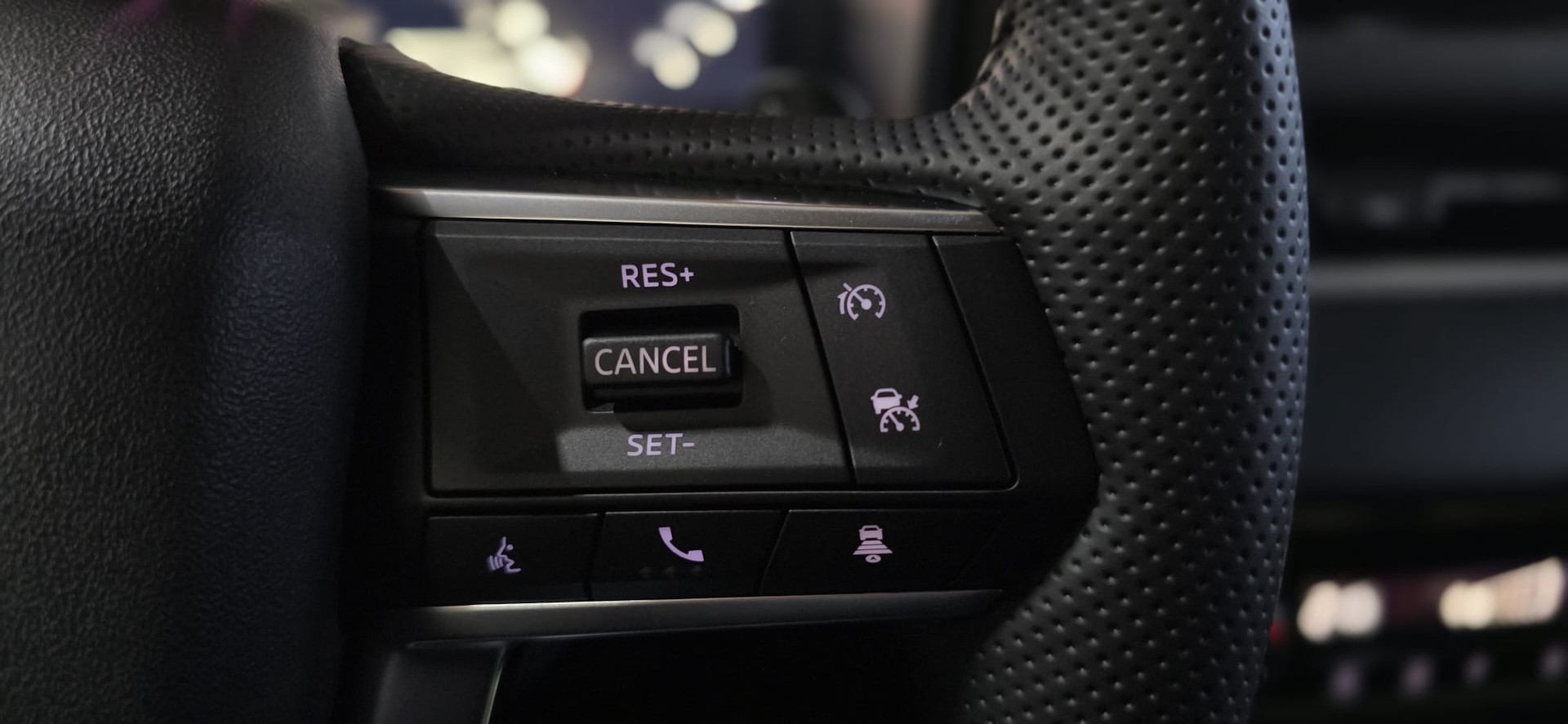 MITSUBISHI Outlander 2.4 PHEV Invite 4WD Automatic-image-17