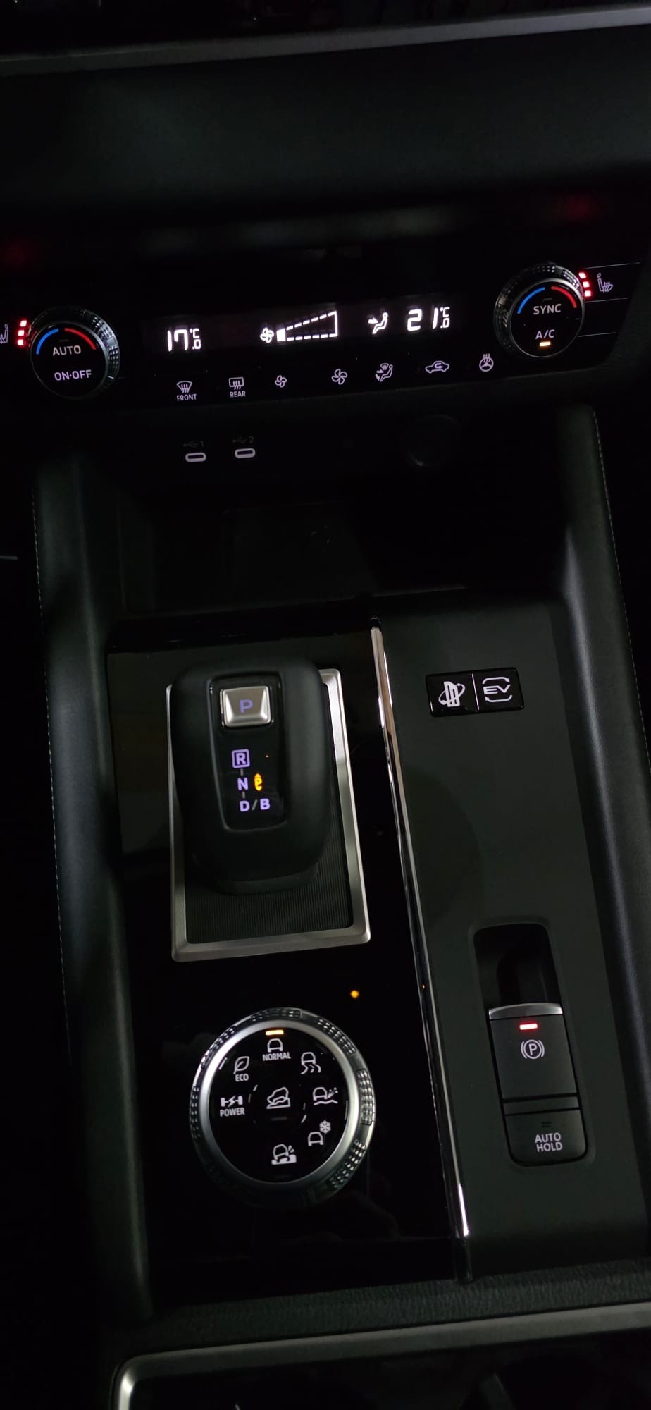 MITSUBISHI Outlander 2.4 PHEV Invite 4WD Automatic-image-18
