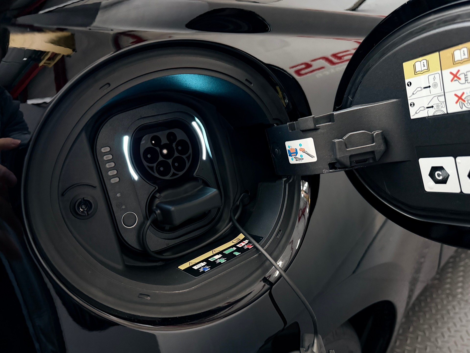 FIAT 500 C electric 87 kW Red-image-16