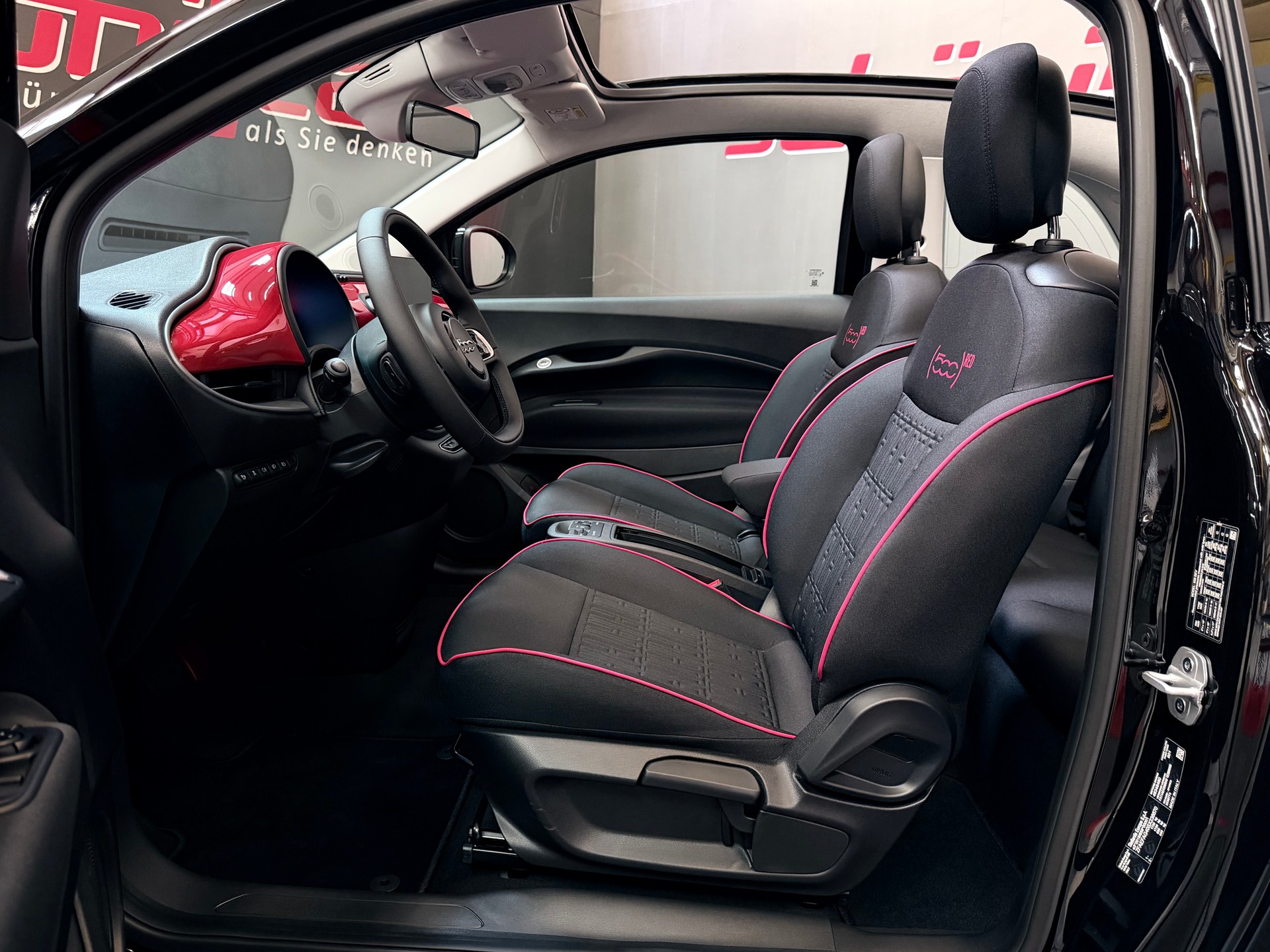 FIAT 500 C electric 87 kW Red-image-9