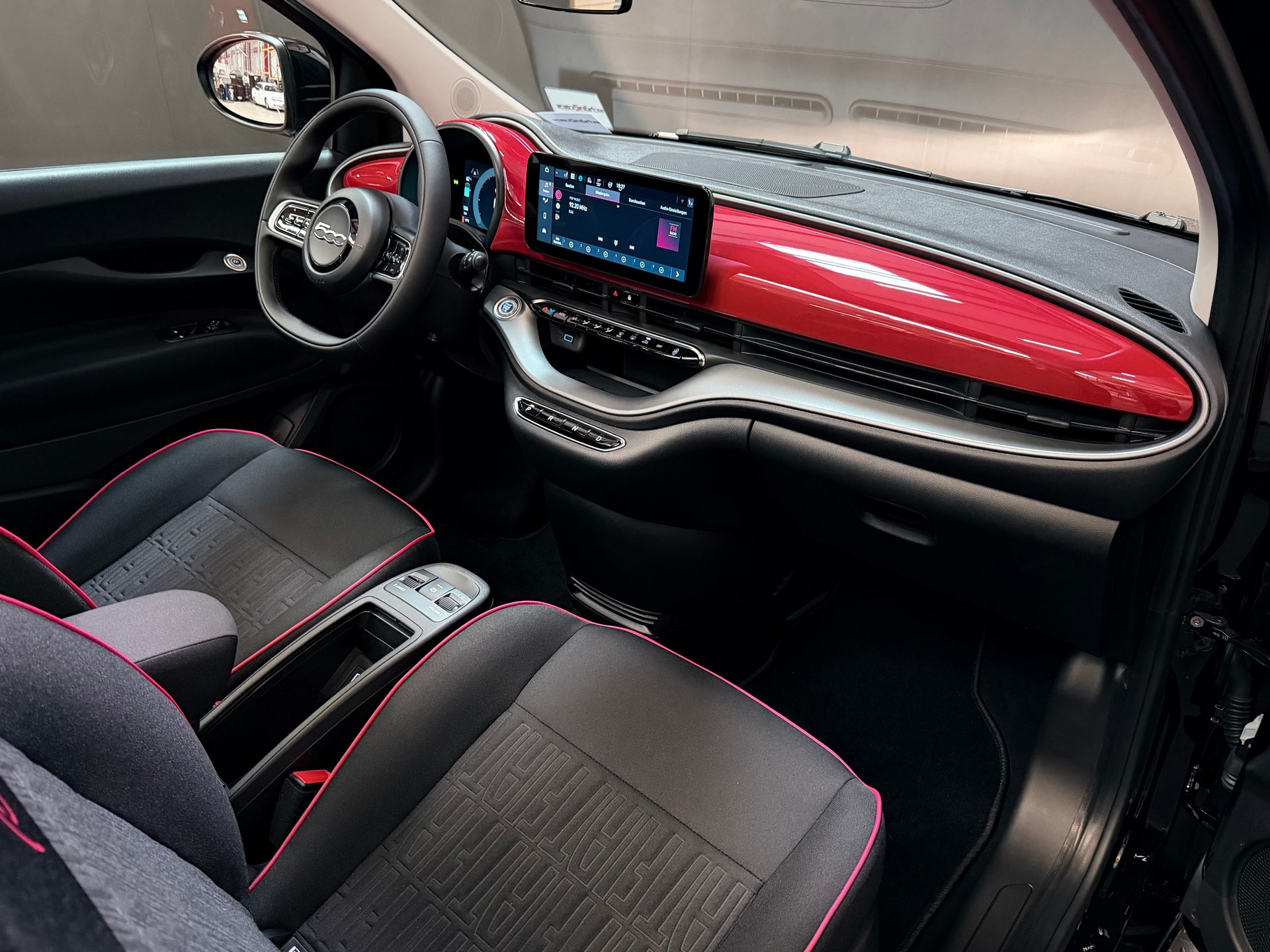FIAT 500 C electric 87 kW Red-image-15