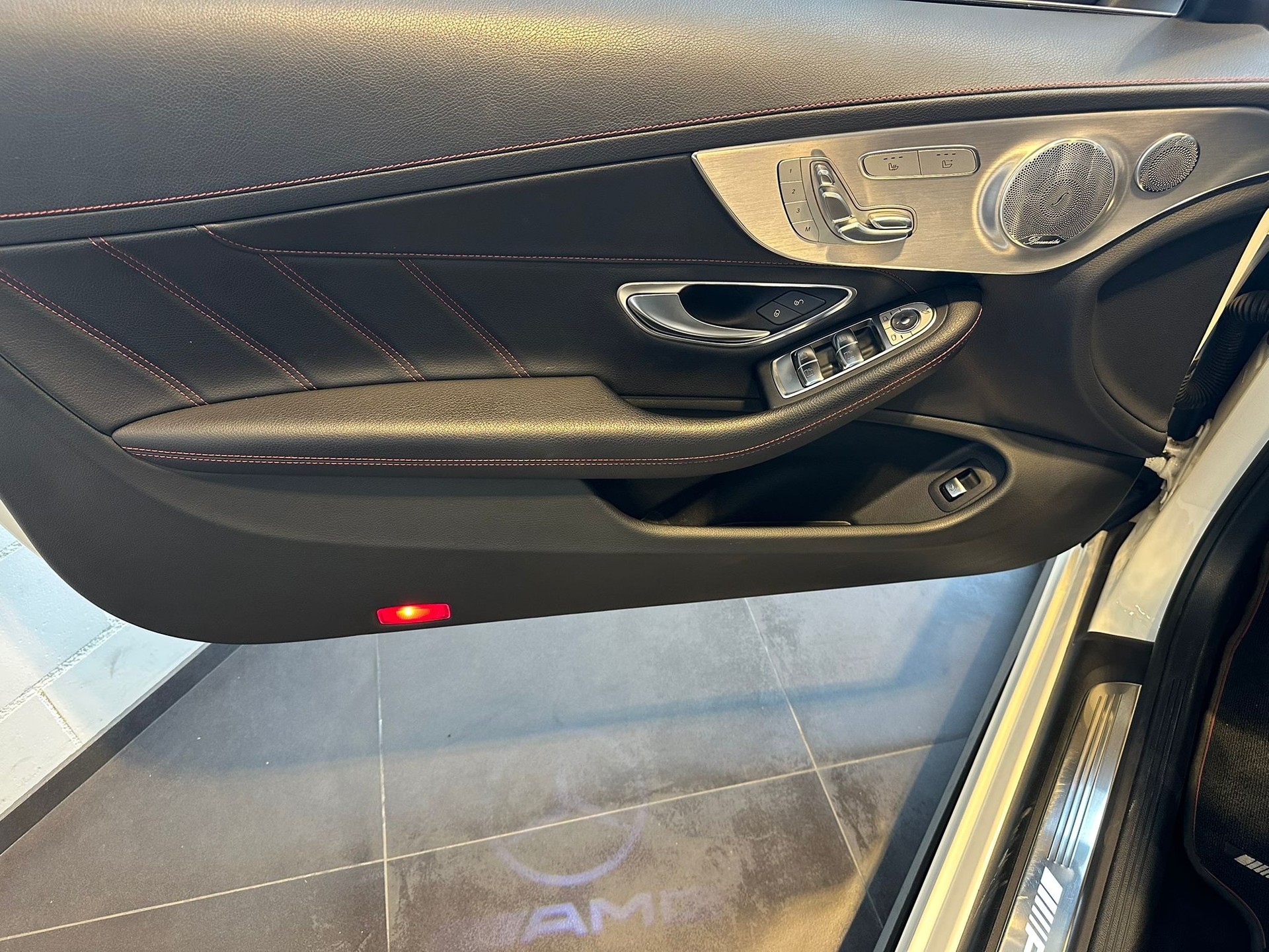 MERCEDES-BENZ C 43 Cabriolet AMG 4Matic 9G-Tronic-image-26