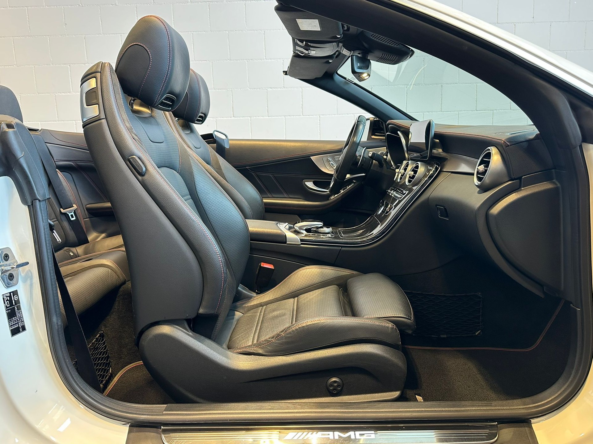 MERCEDES-BENZ C 43 Cabriolet AMG 4Matic 9G-Tronic-image-12