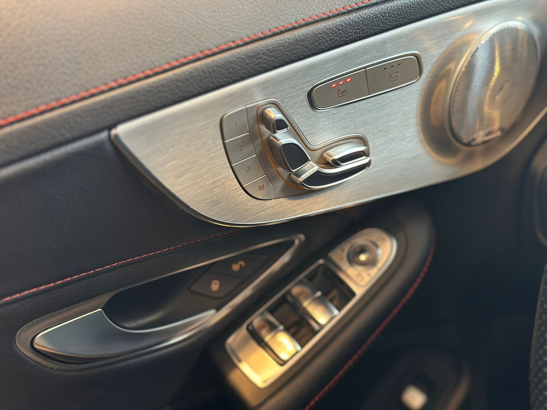 MERCEDES-BENZ C 43 Cabriolet AMG 4Matic 9G-Tronic-image-28