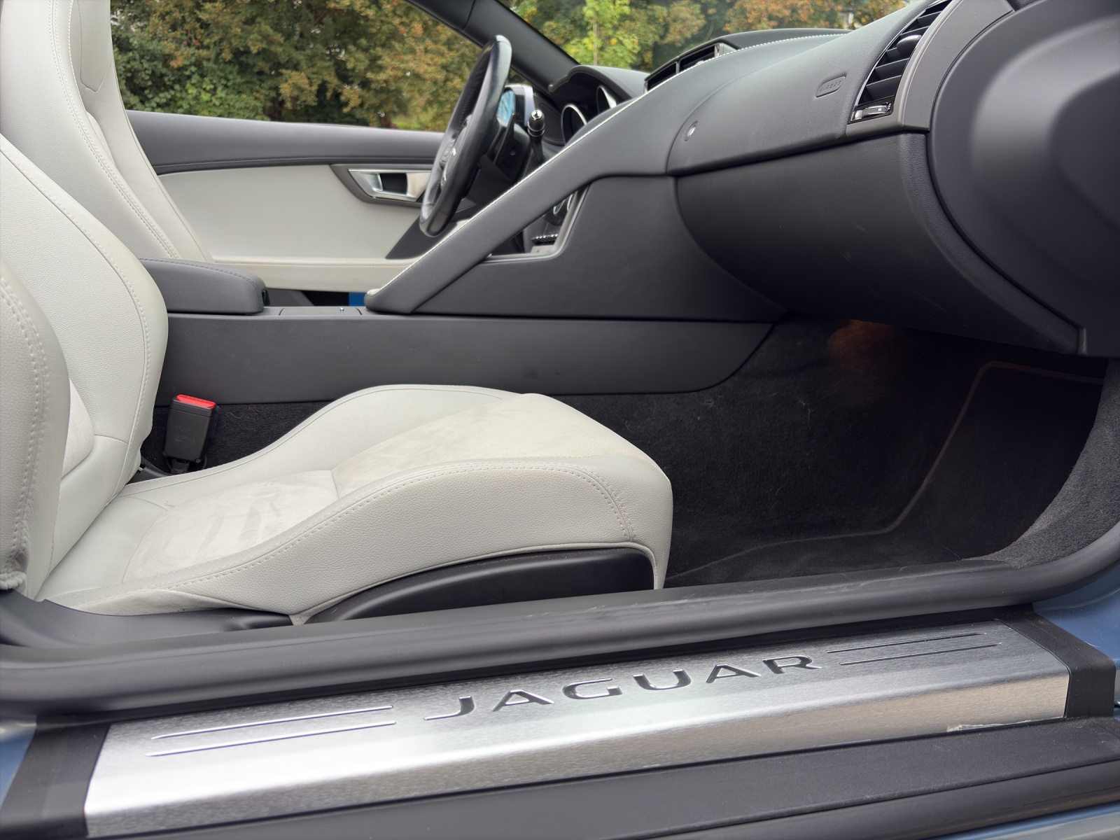 JAGUAR F-Type Convertible 3.0 V6 S/C-image-9