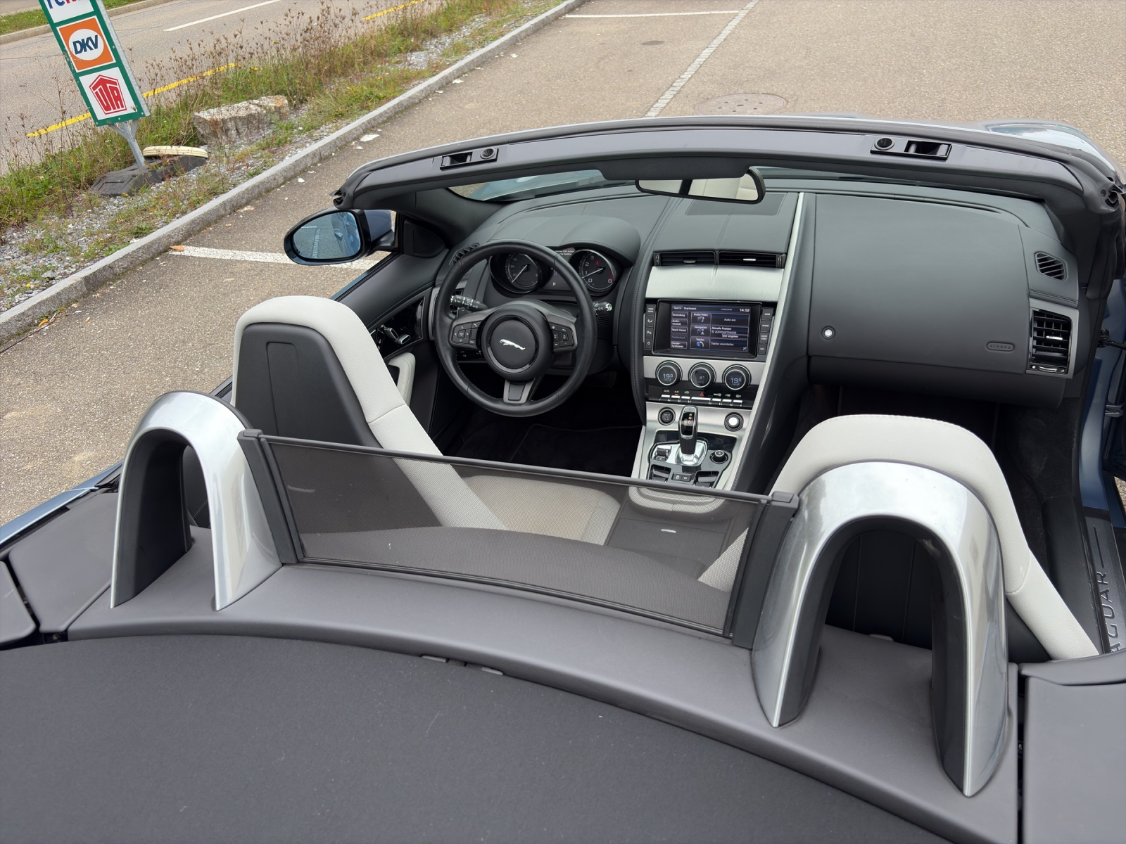 JAGUAR F-Type Convertible 3.0 V6 S/C-image-12