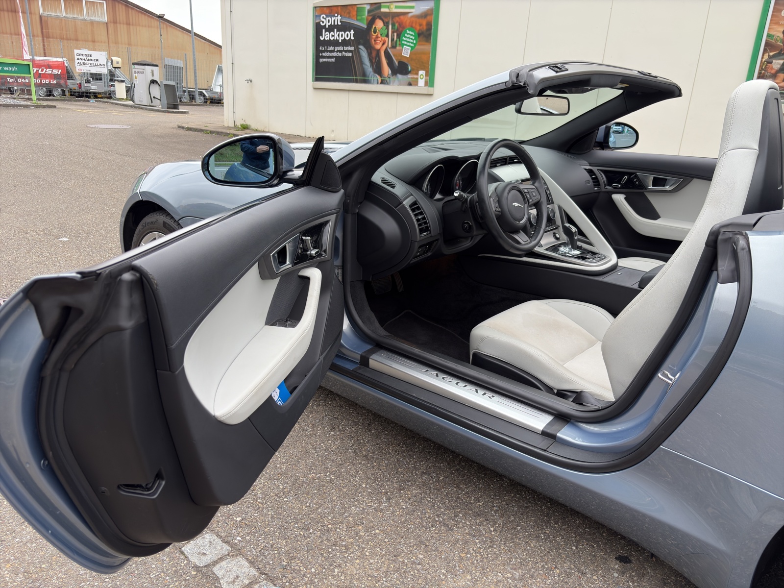 JAGUAR F-Type Convertible 3.0 V6 S/C-image-4