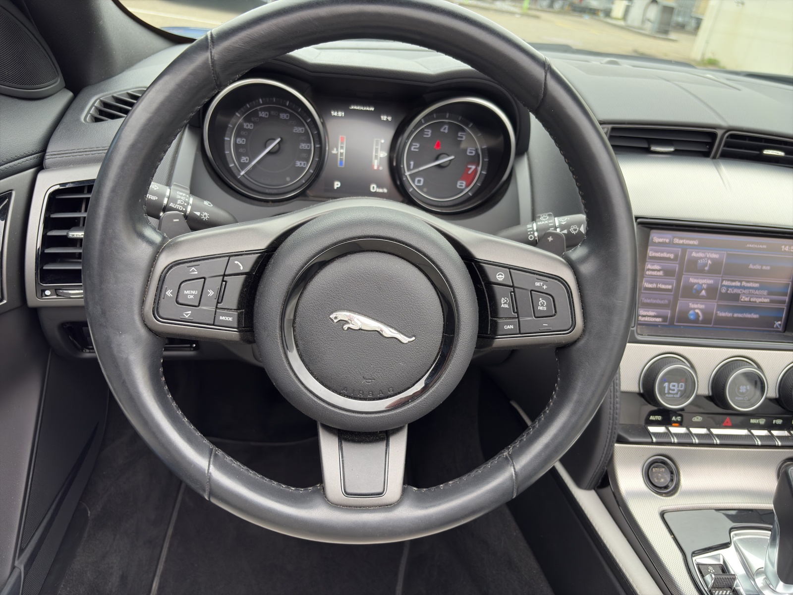 JAGUAR F-Type Convertible 3.0 V6 S/C-image-11