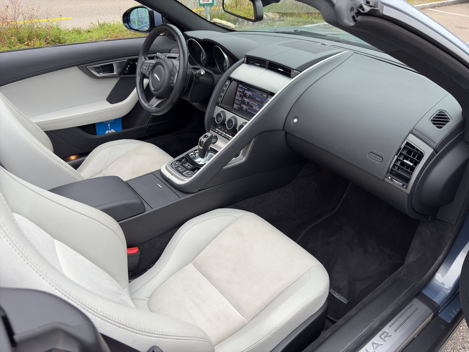 JAGUAR F-Type Convertible 3.0 V6 S/C-image-8