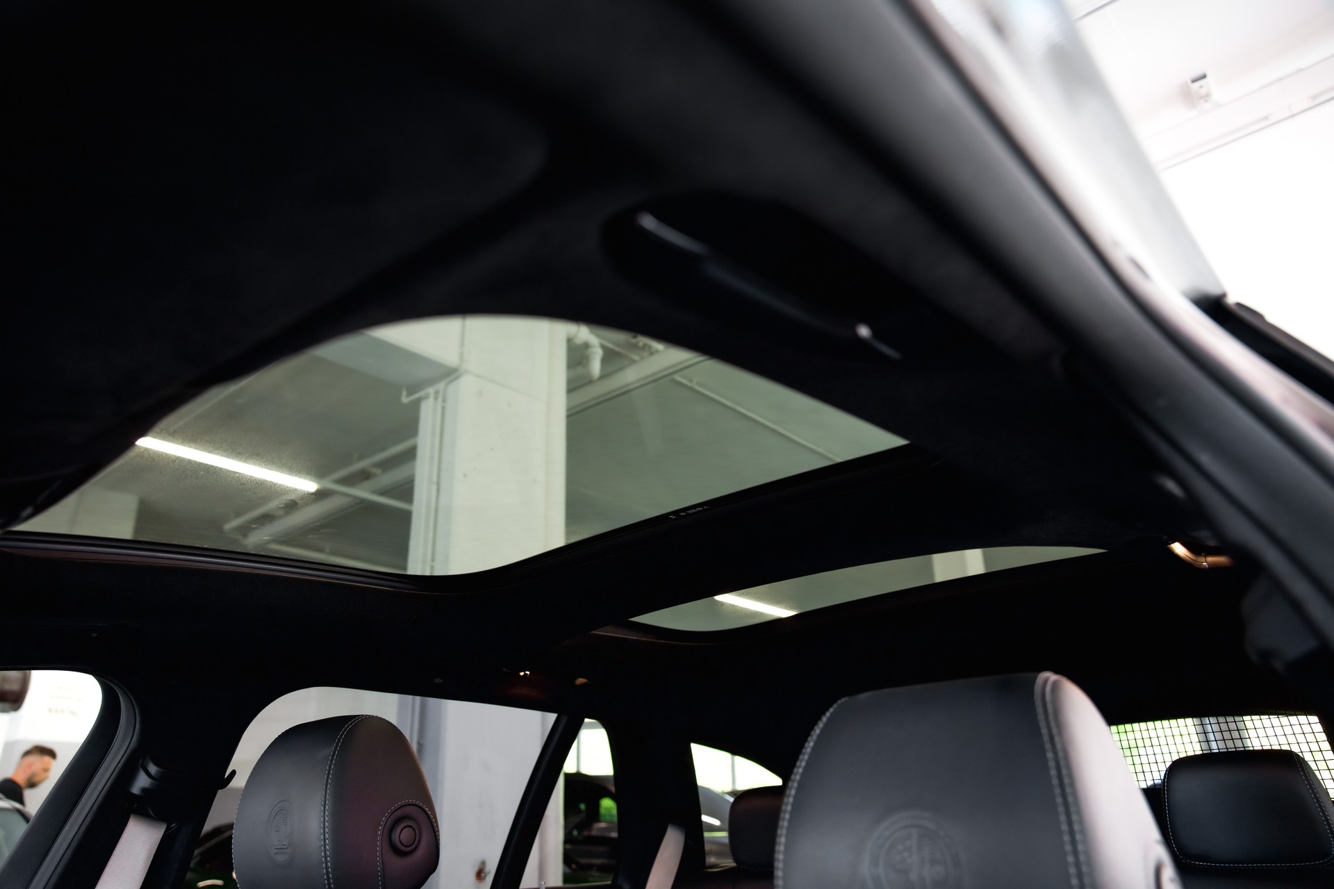 MERCEDES-BENZ E 63 AMG S 4 Matic 9G-Tronic-image-24