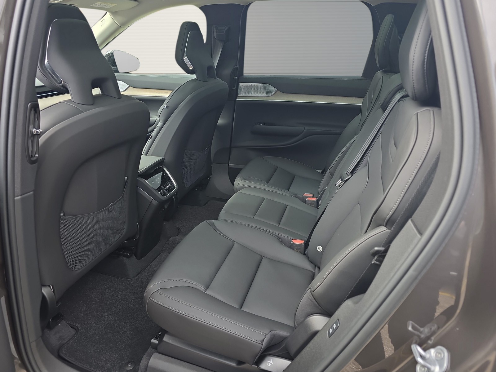 VOLVO EX90 Twin Ultra AWD-image-14