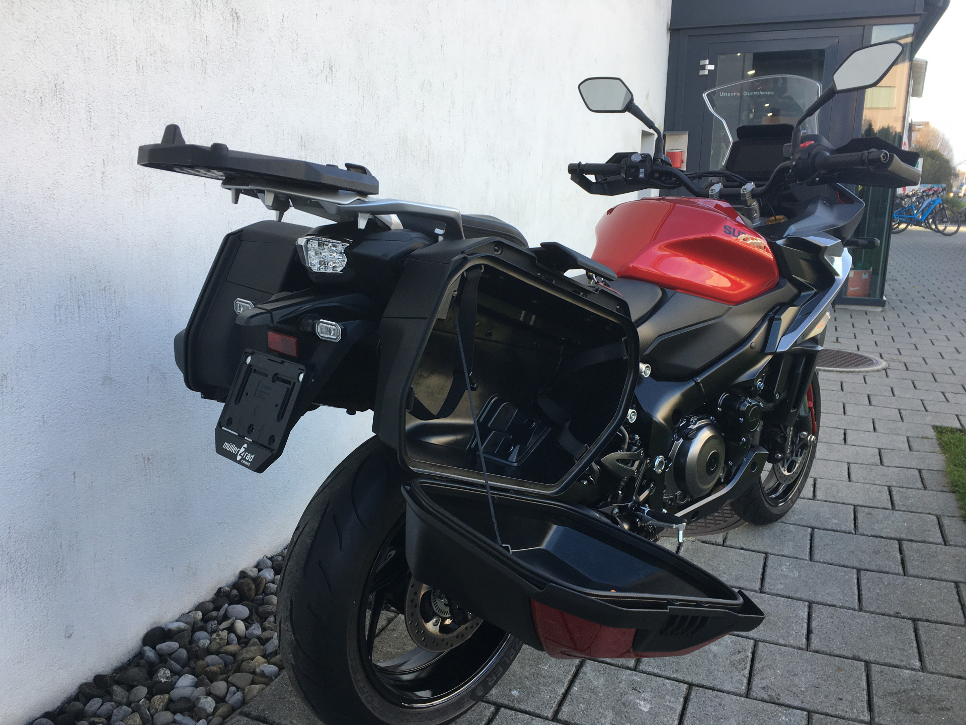 SUZUKI GSX-S 1000 GX-showroom-element-2