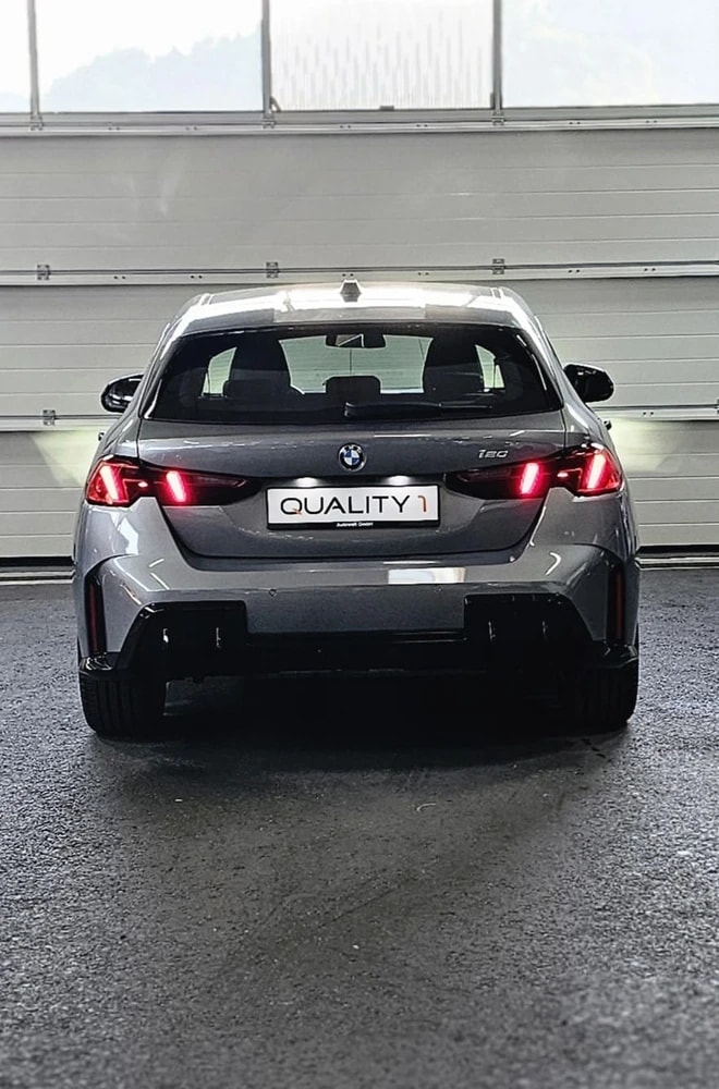 BMW 120 M Sport Steptronic inkl. *** Werksgarantie *** + AHK-image-3