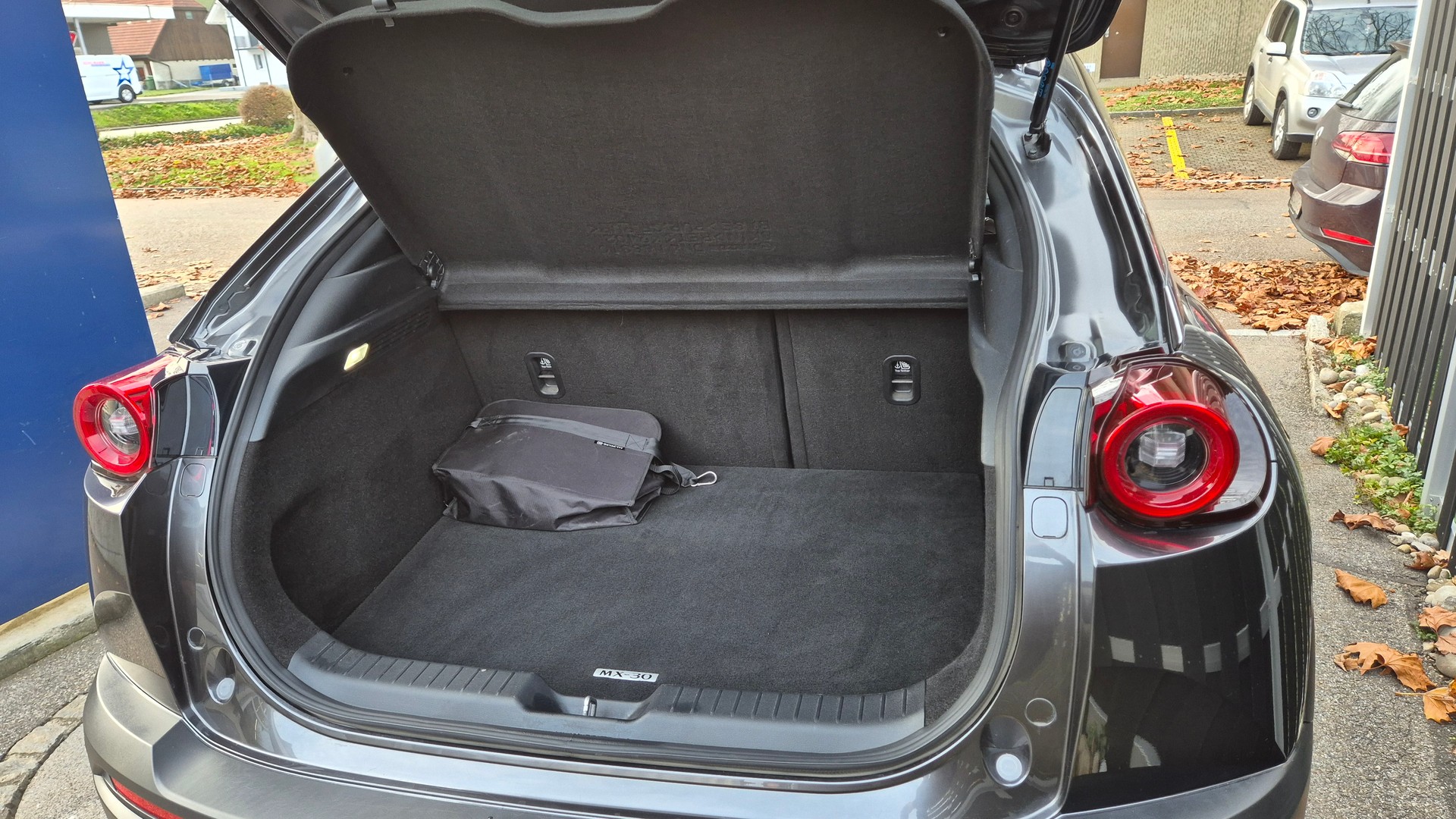 MAZDA MX-30 e-Skyactiv Revolution-image-10
