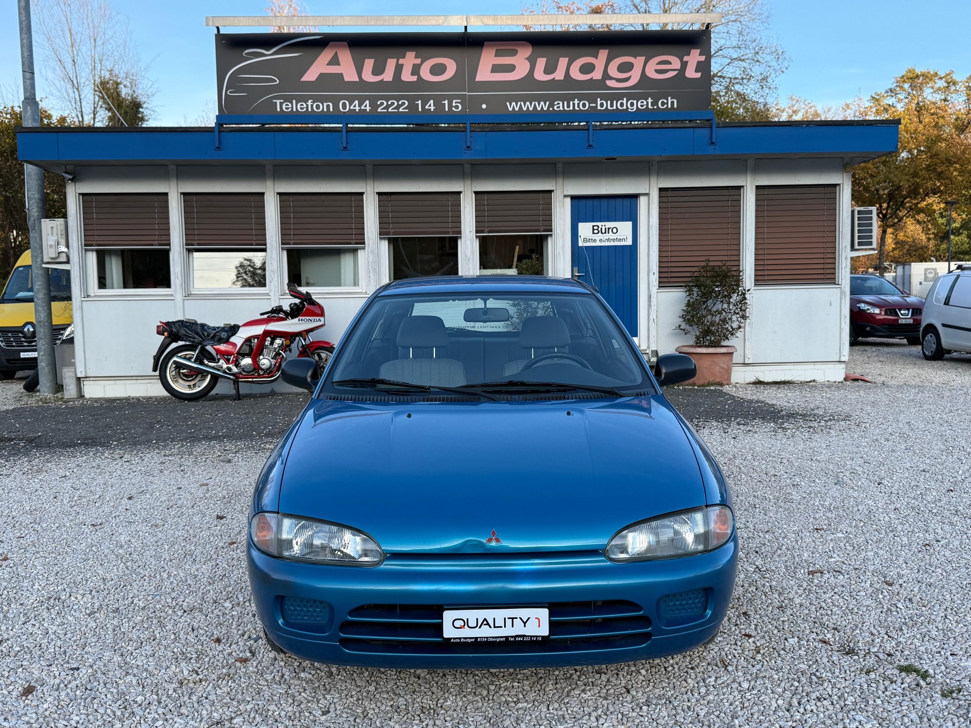 MITSUBISHI COLT-image-0