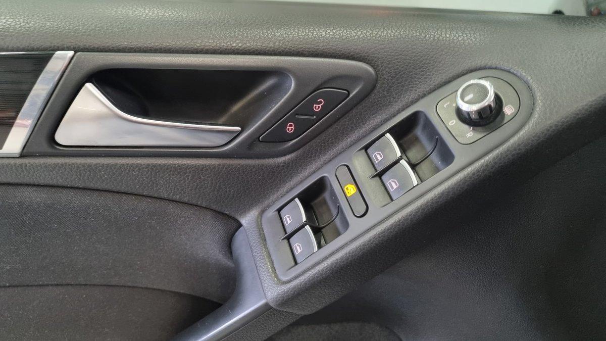 VW Golf VI 2.0 TSI GTI-image-12