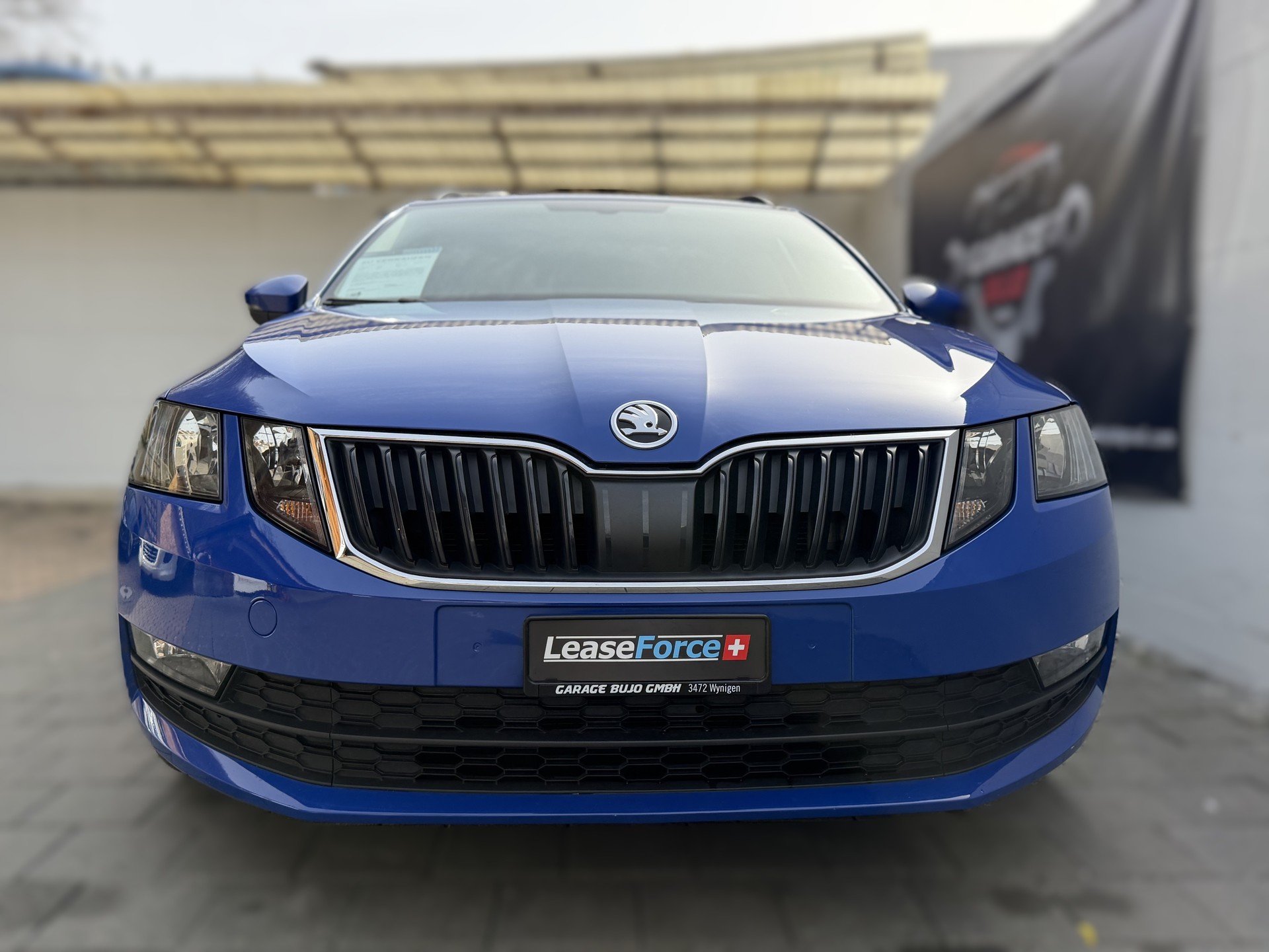 SKODA Octavia Combi 1.6 TDI Ambition DSG-image-3