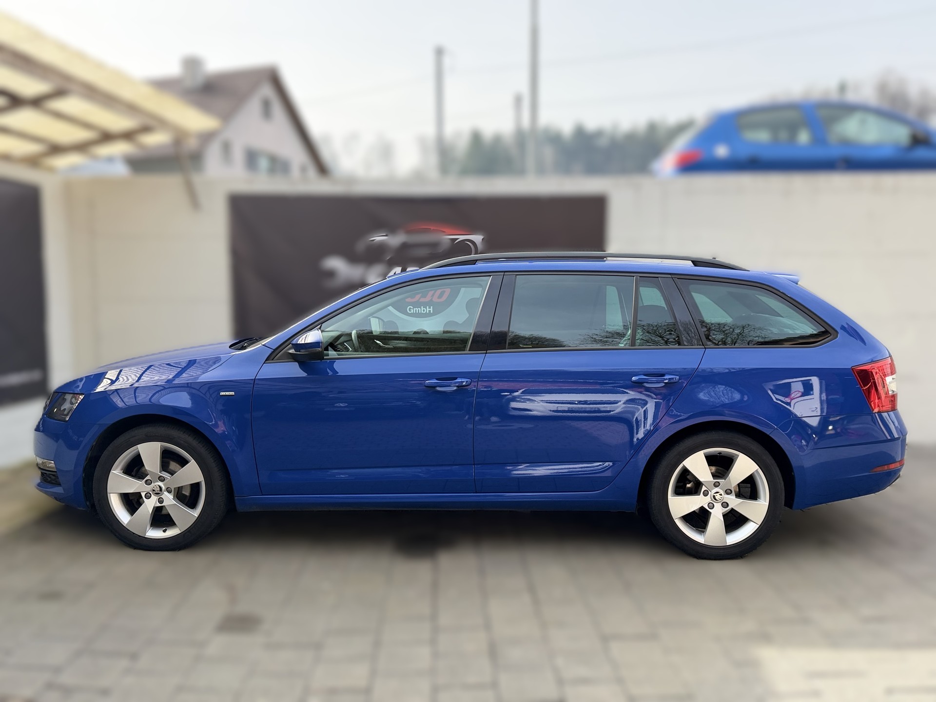 SKODA Octavia Combi 1.6 TDI Ambition DSG-image-4