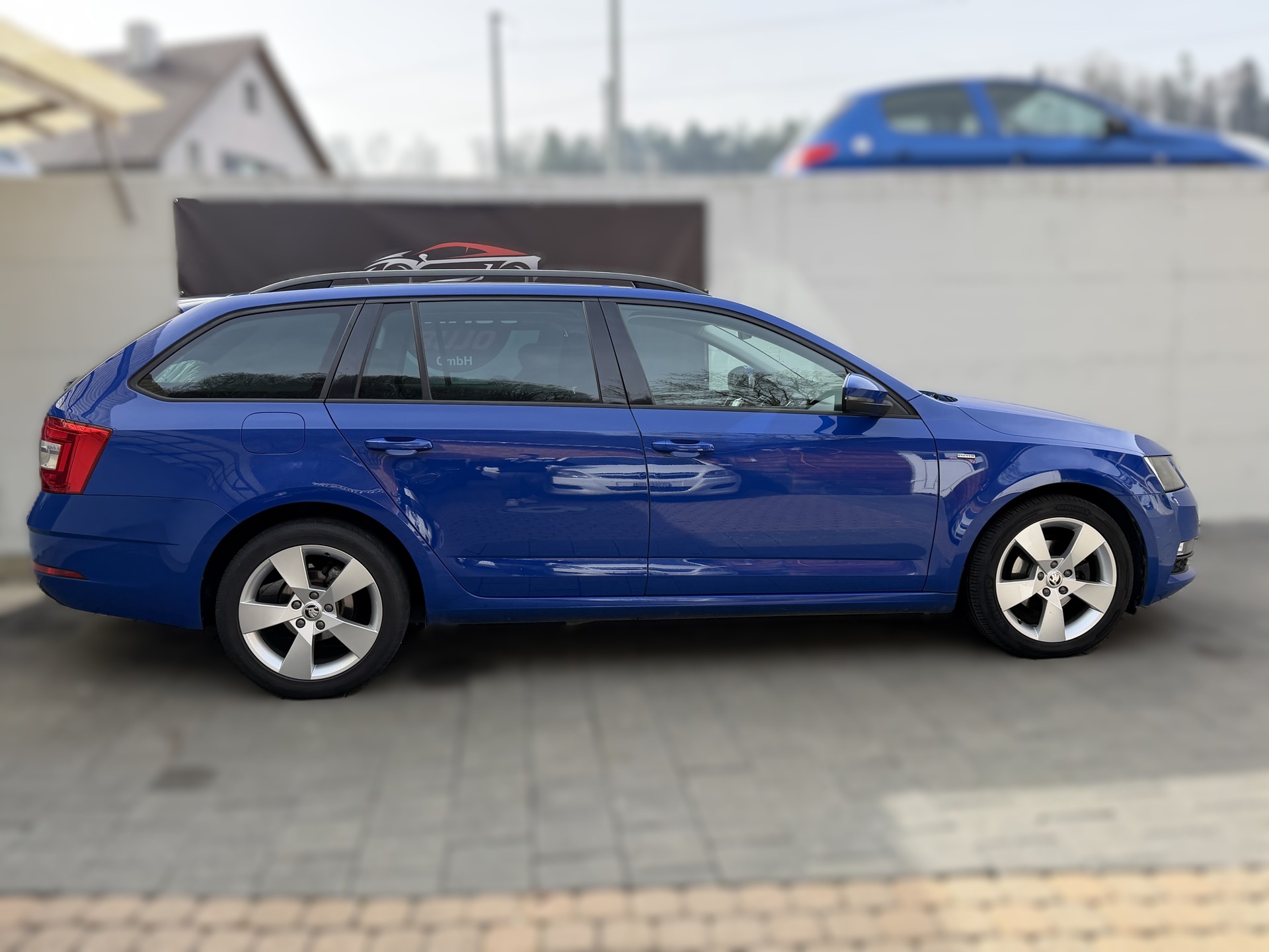 SKODA Octavia Combi 1.6 TDI Ambition DSG-image-1