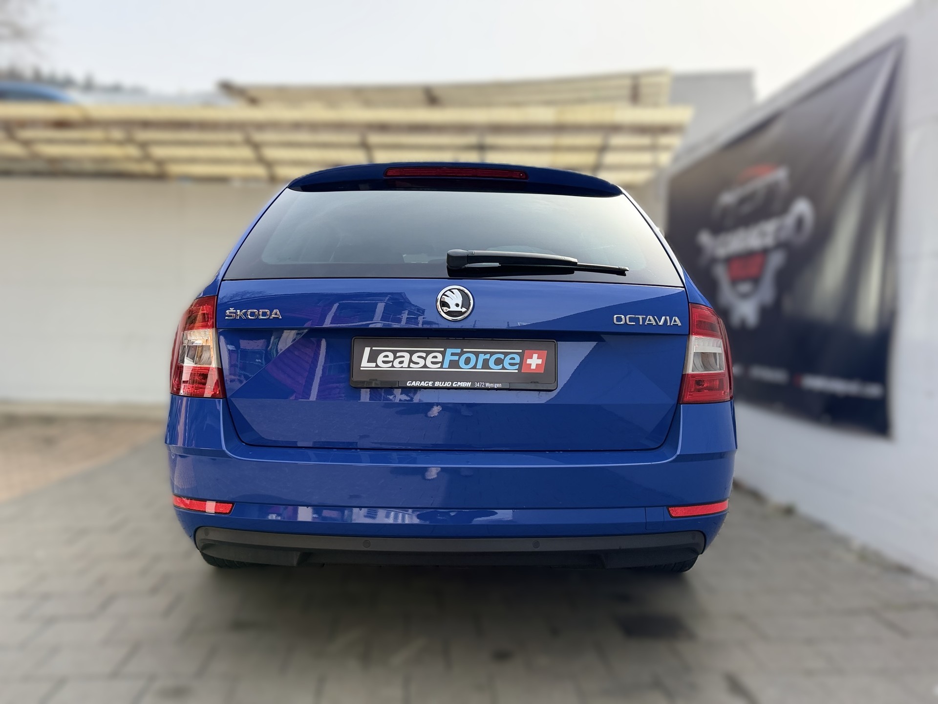 SKODA Octavia Combi 1.6 TDI Ambition DSG-image-6