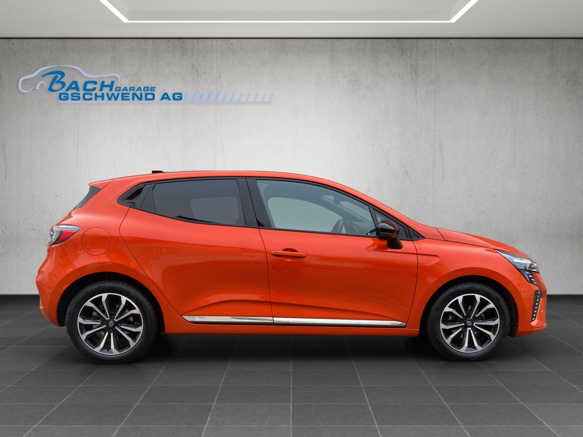 RENAULT Clio 1.0 Techno-image-2