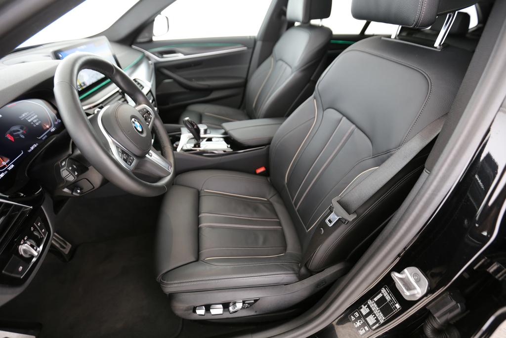BMW 520d xDrive Touring-image-2