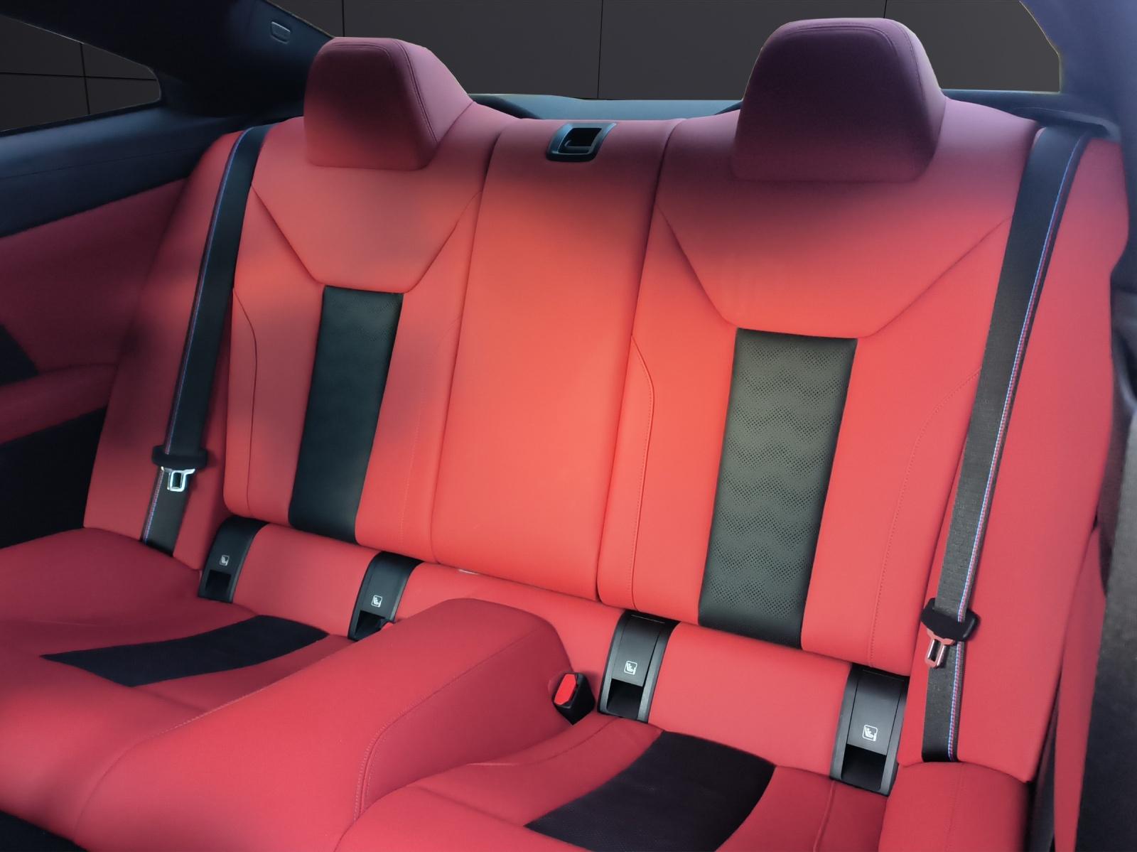 BMW M4 Competition xDrive Coupé-image-12