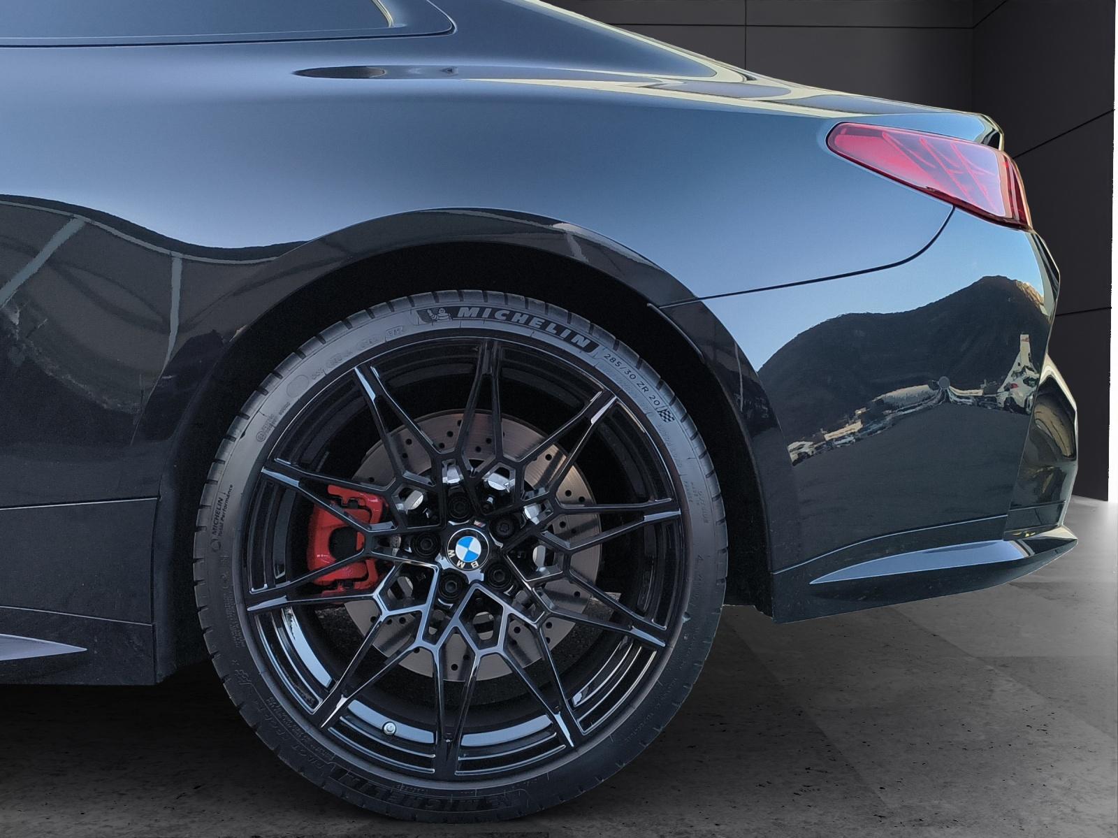BMW M4 Competition xDrive Coupé-image-9