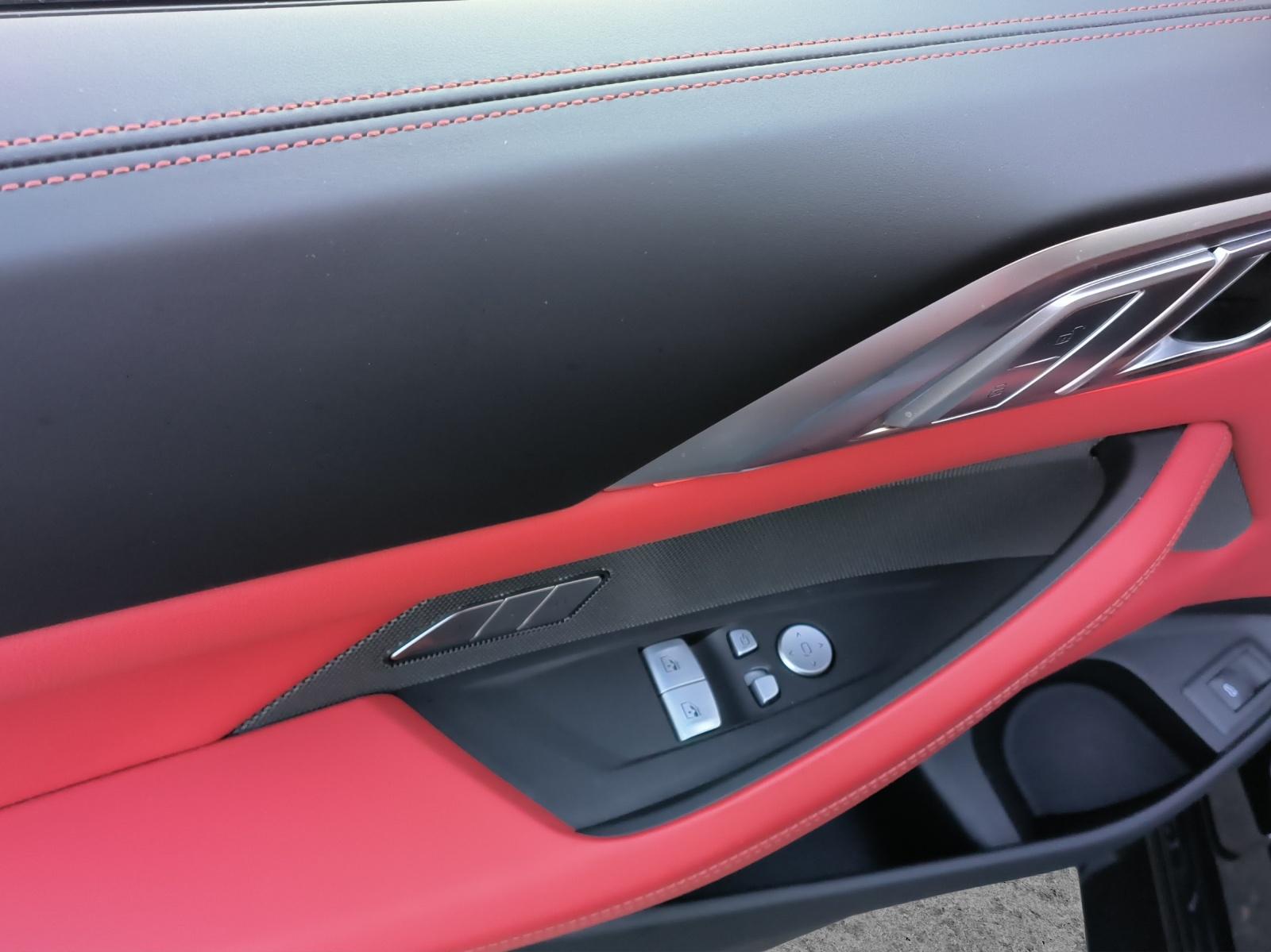 BMW M4 Competition xDrive Coupé-image-10