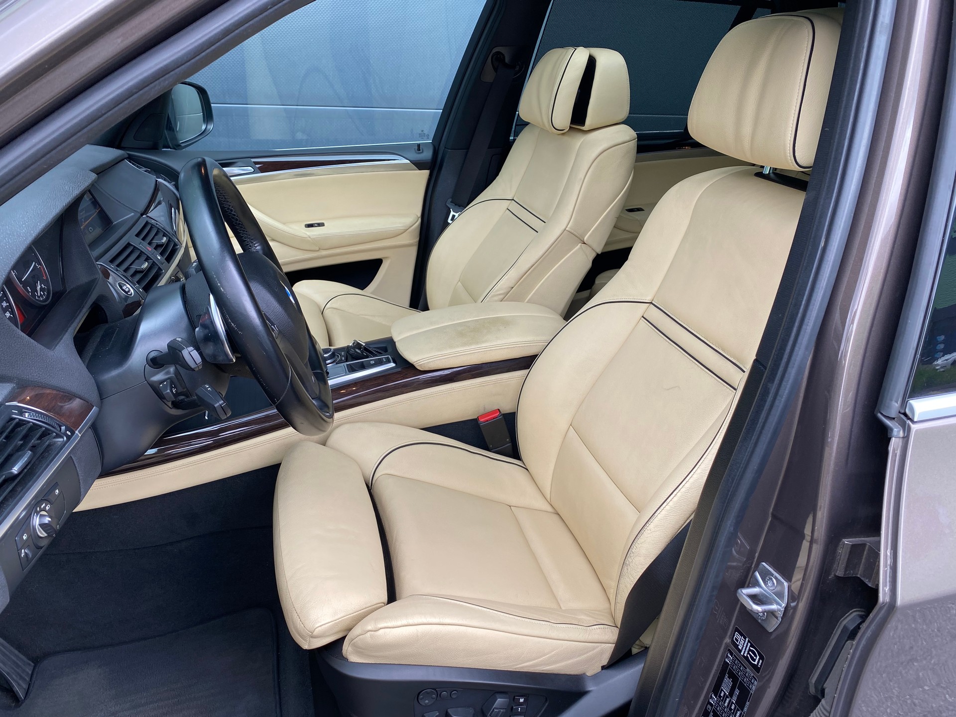 BMW X5 xDrive 40d Steptronic-image-13
