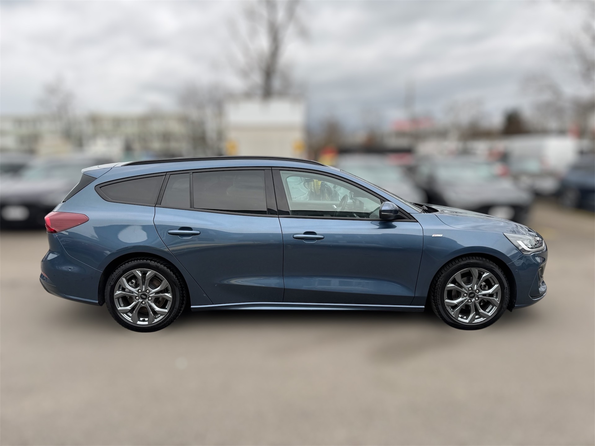 FORD Focus 1.0 MHEV ST-Line Vignale Automat-image-4