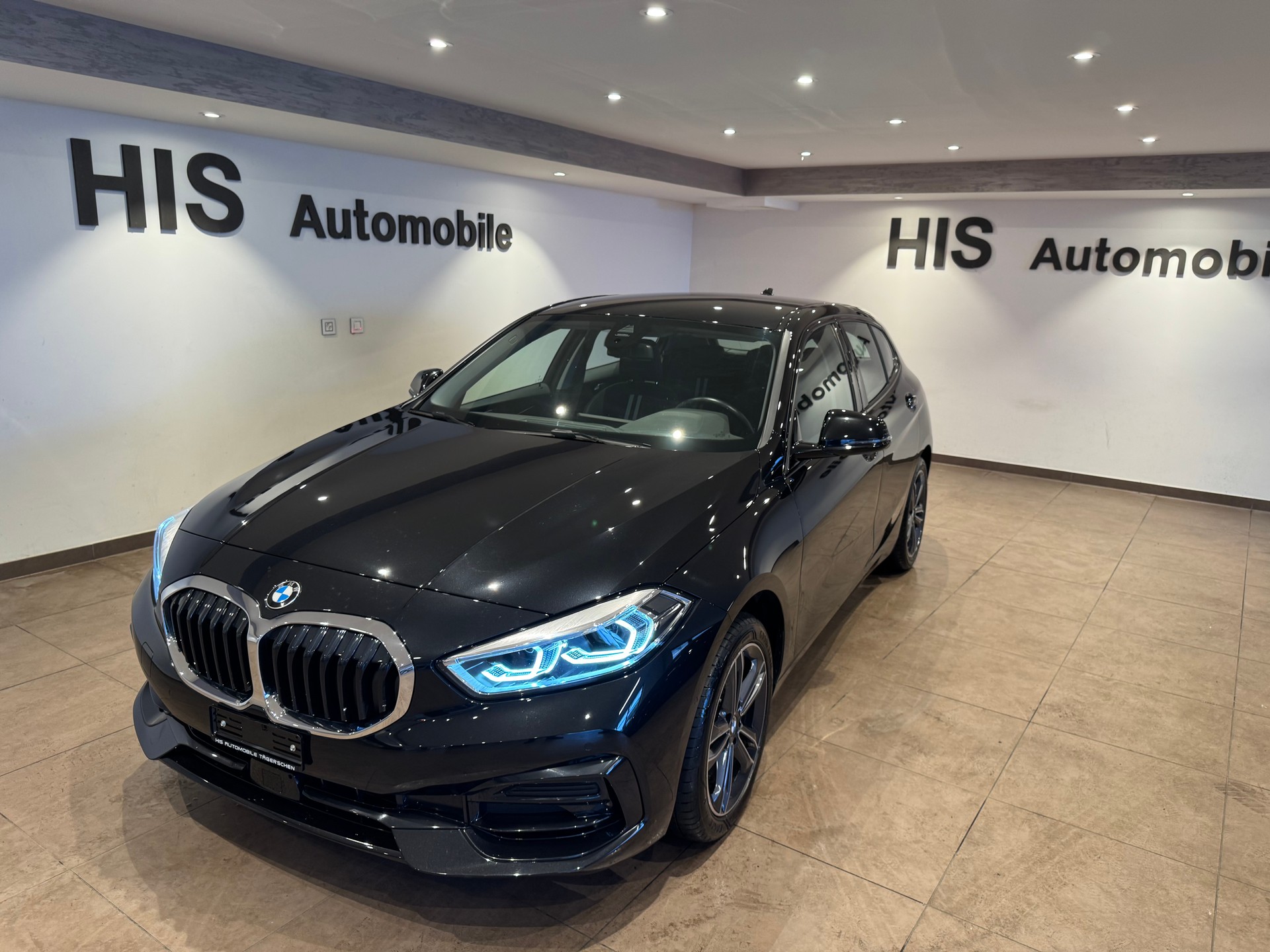 BMW 120d xDrive-image-1