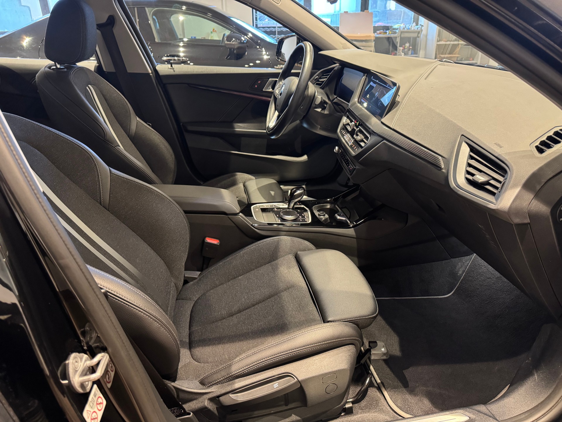 BMW 120d xDrive-image-7