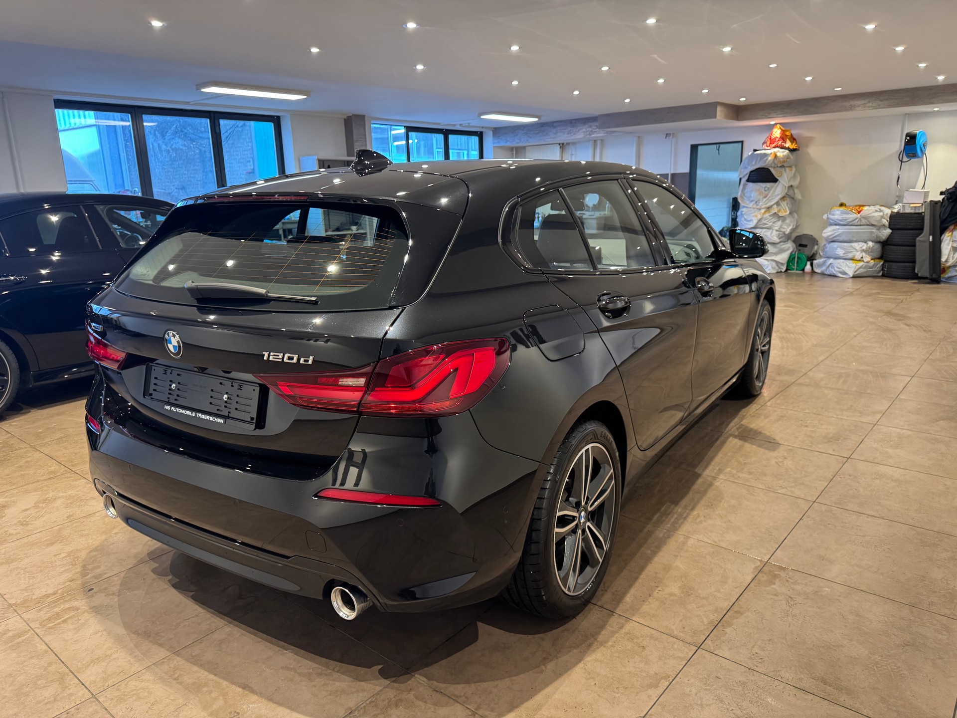 BMW 120d xDrive-image-5