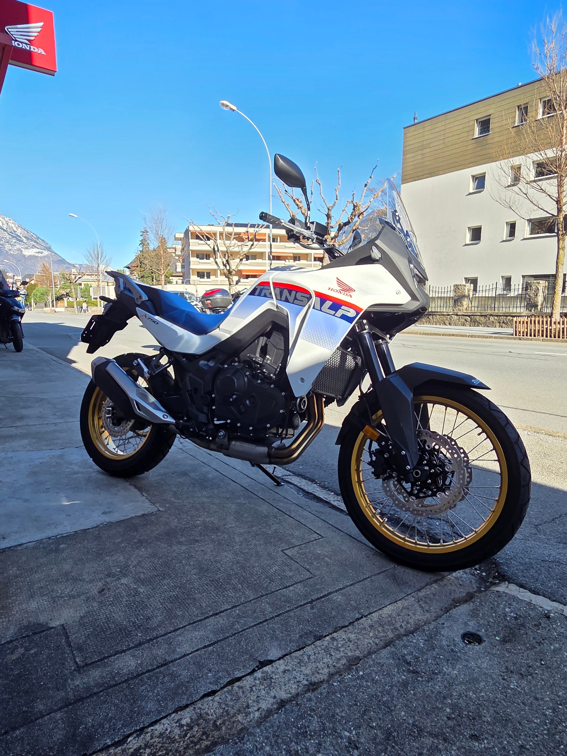 HONDA XL 750 Transalp-image-2