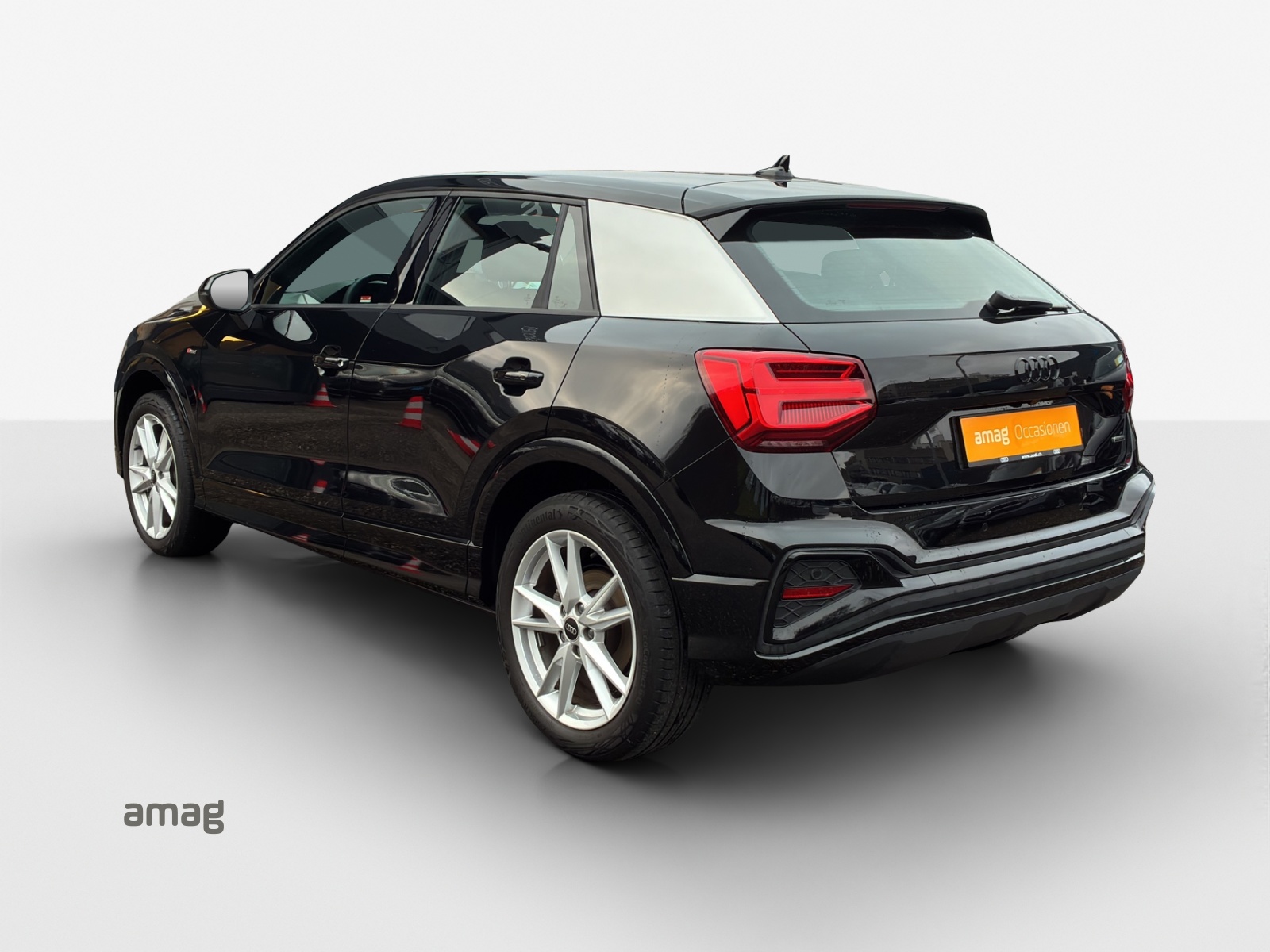 AUDI Q2 40 TFSI S line quattro S-tronic-image-2