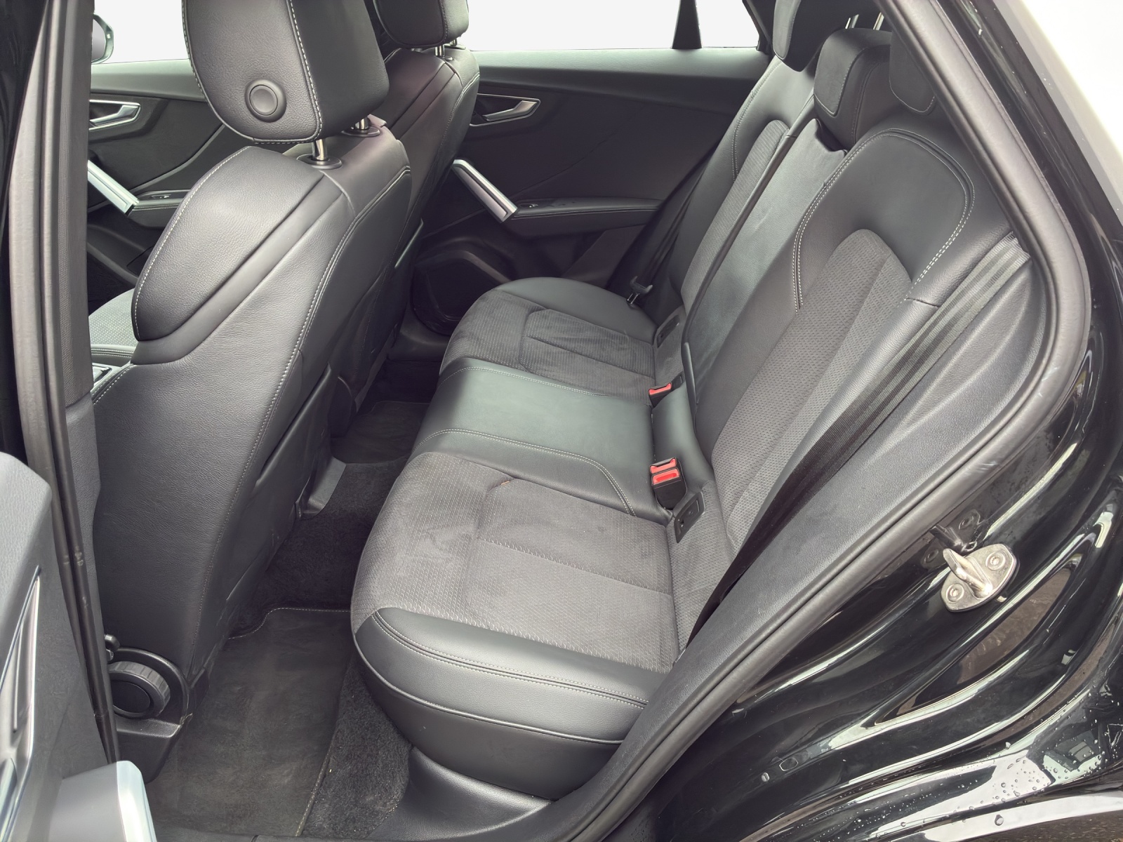 AUDI Q2 40 TFSI S line quattro S-tronic-image-12