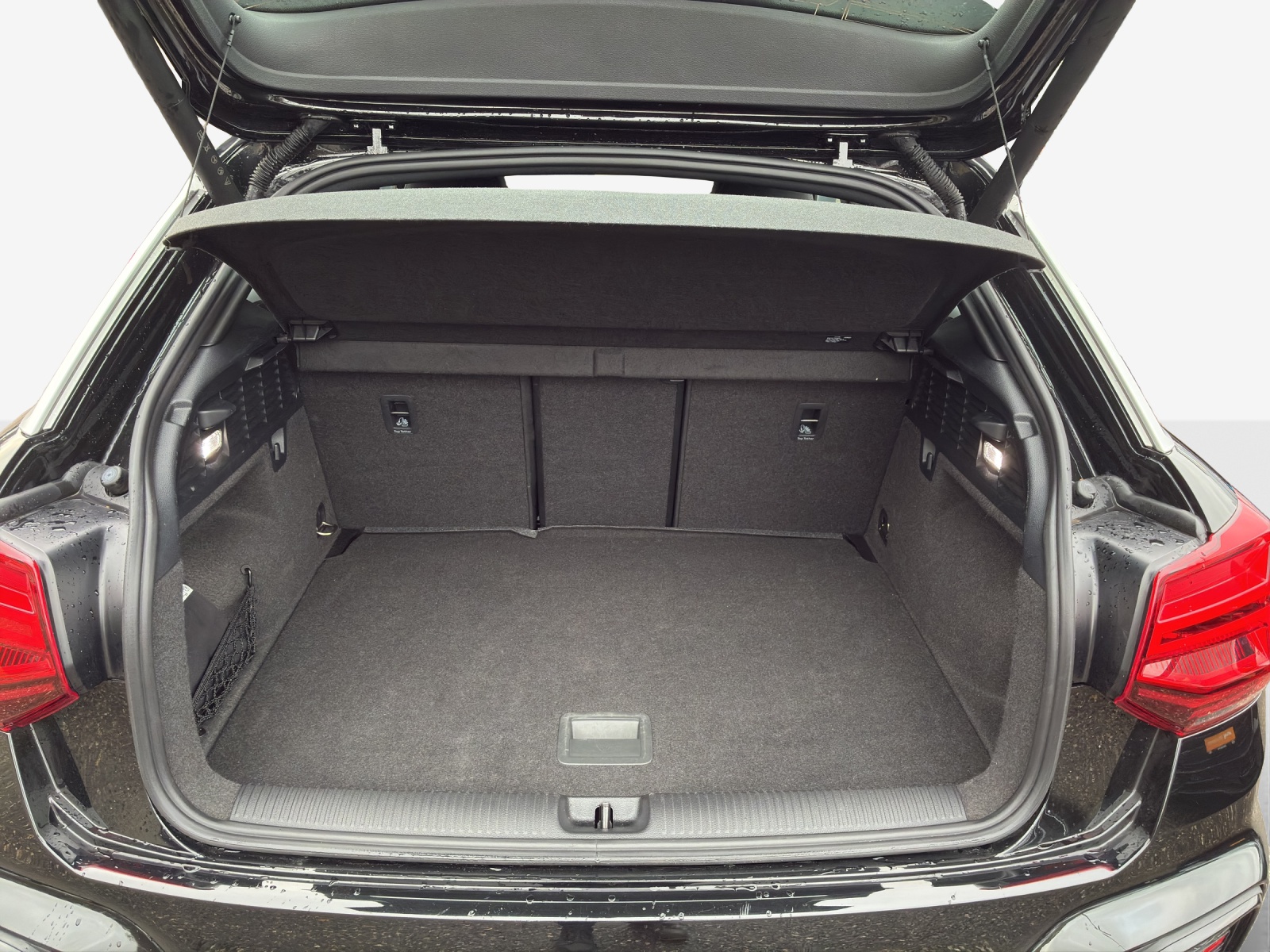AUDI Q2 40 TFSI S line quattro S-tronic-image-13