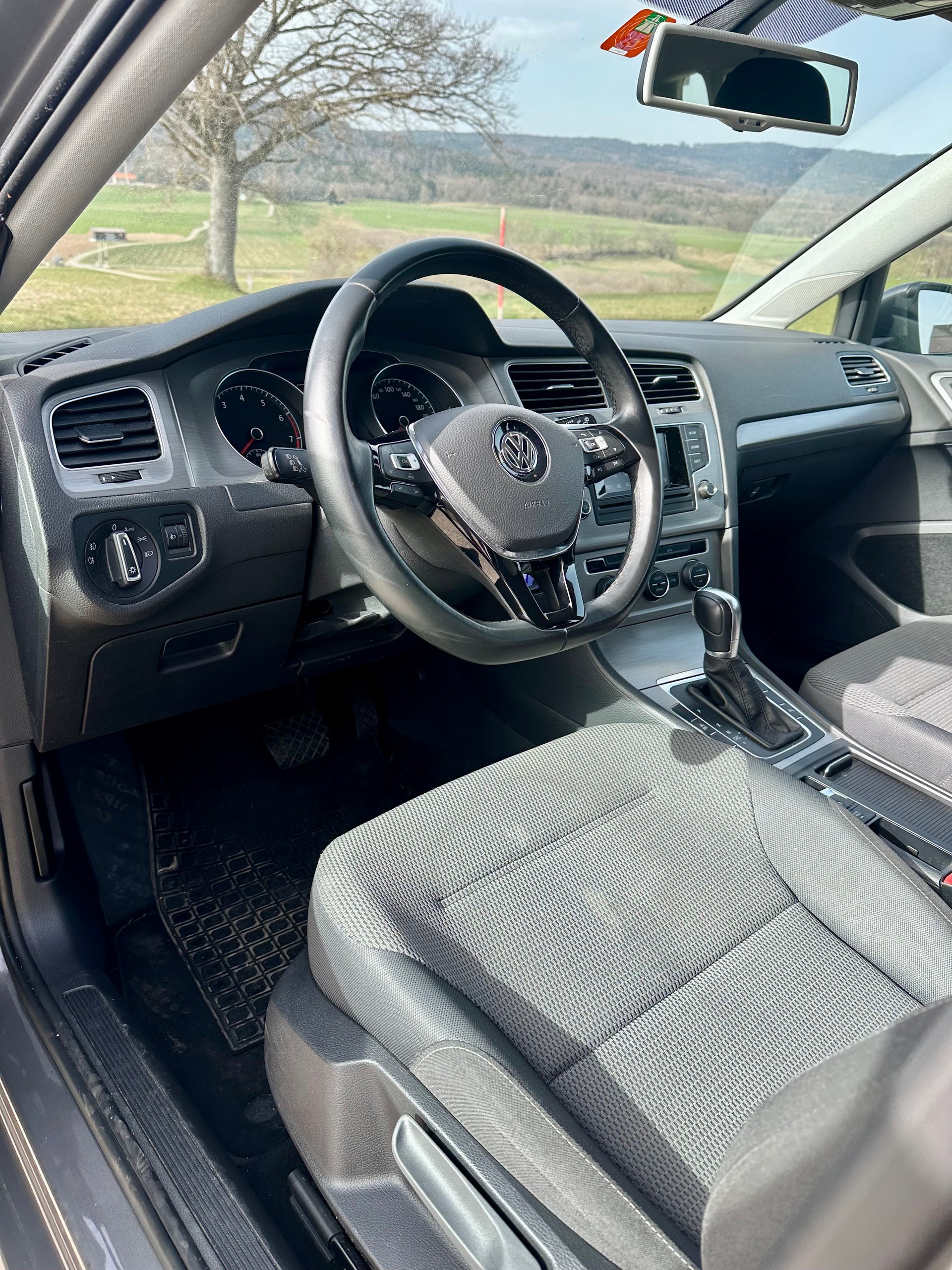 VW Golf Variant 1.4 TSI Comfortline DSG-image-9