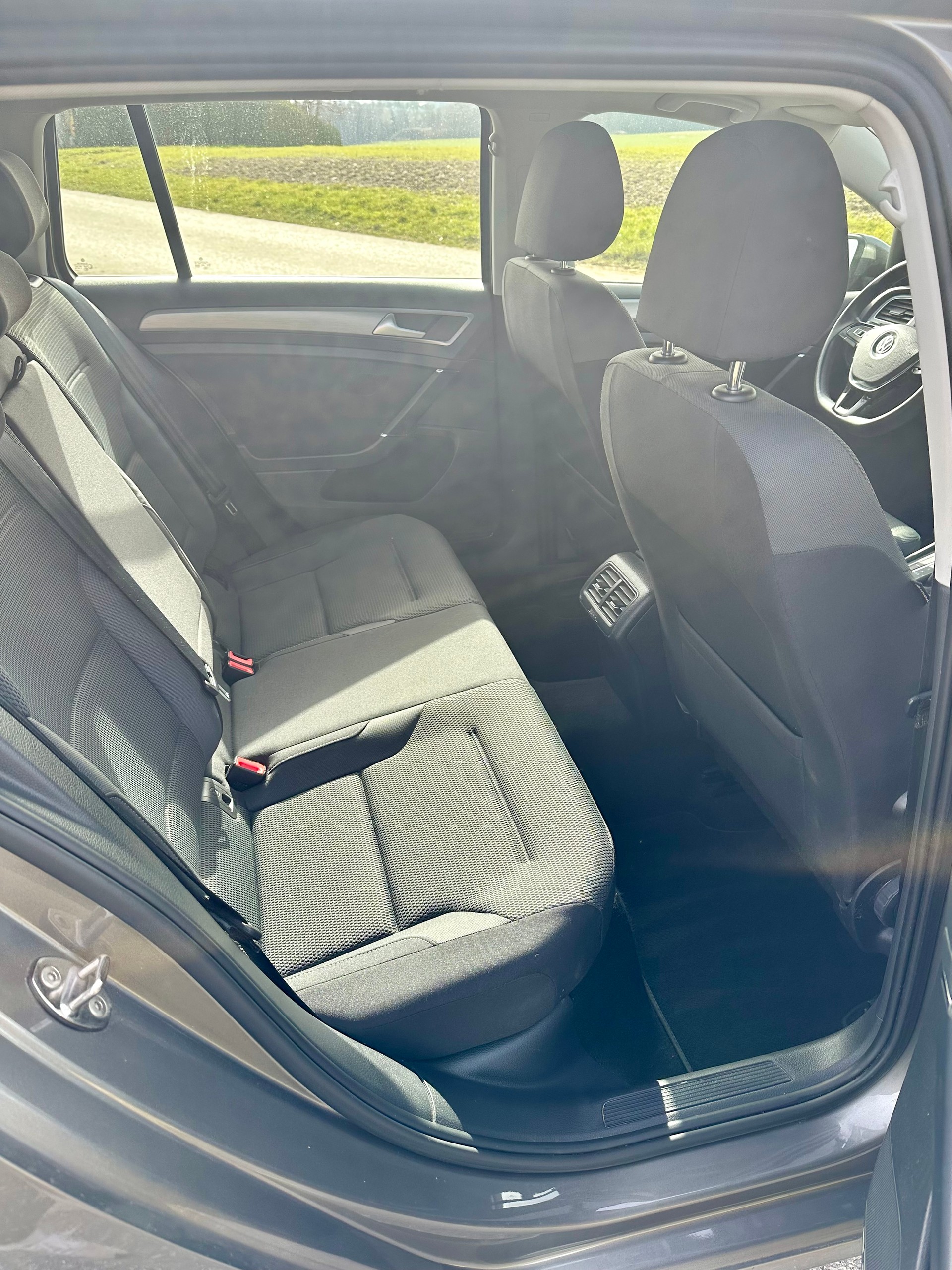 VW Golf Variant 1.4 TSI Comfortline DSG-image-13