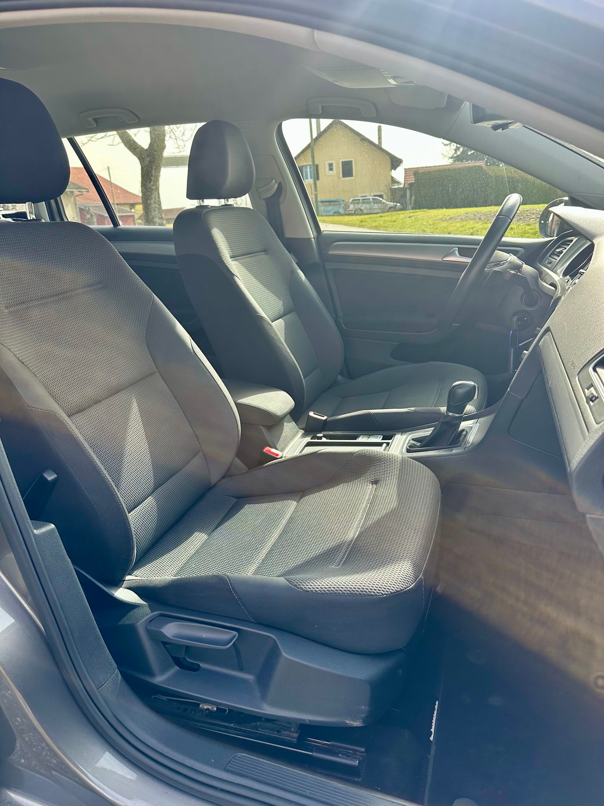 VW Golf Variant 1.4 TSI Comfortline DSG-image-12