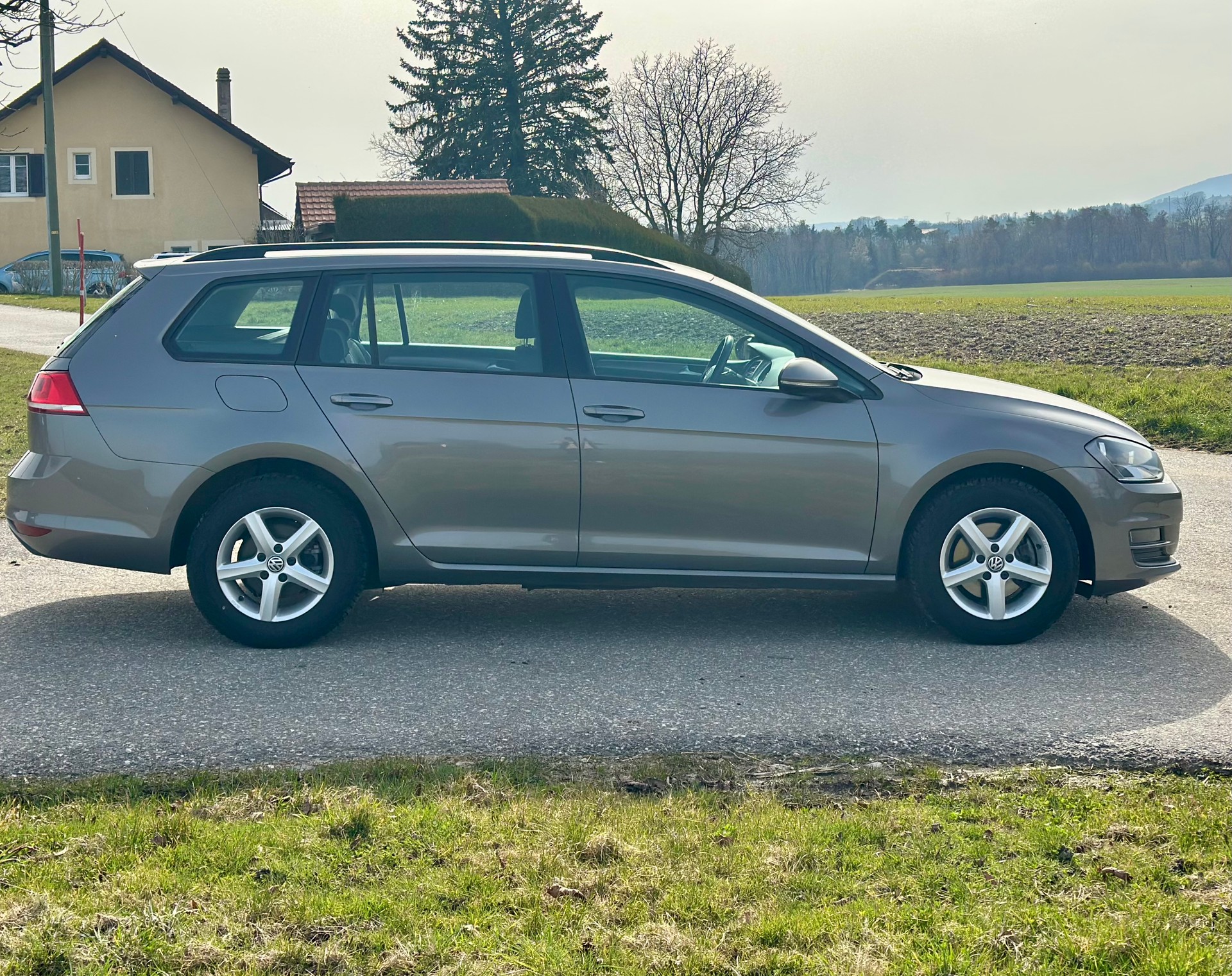 VW Golf Variant 1.4 TSI Comfortline DSG-image-5