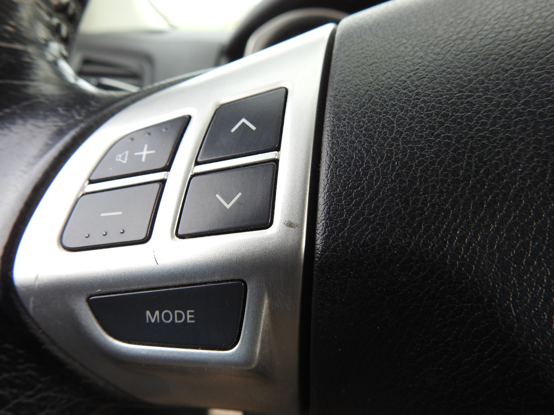 MITSUBISHI ASX 1.8 DID Intense 4WD-image-23