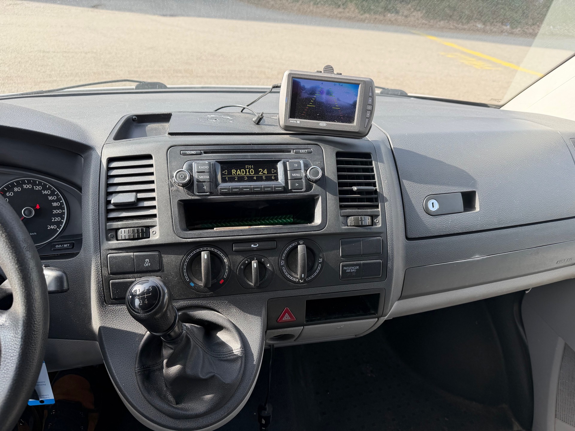 VW T5 2.0 TDI-image-5