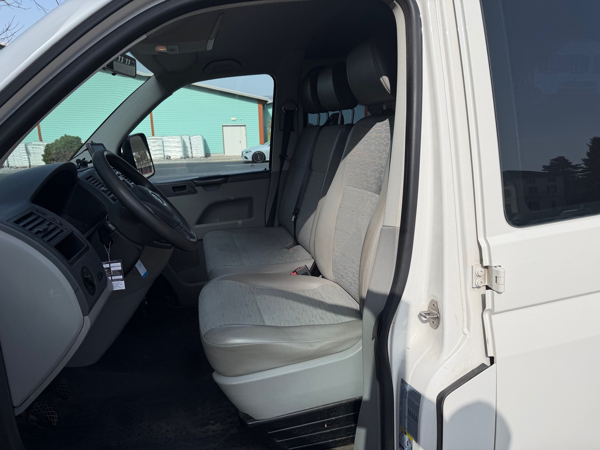 VW T5 2.0 TDI-image-4
