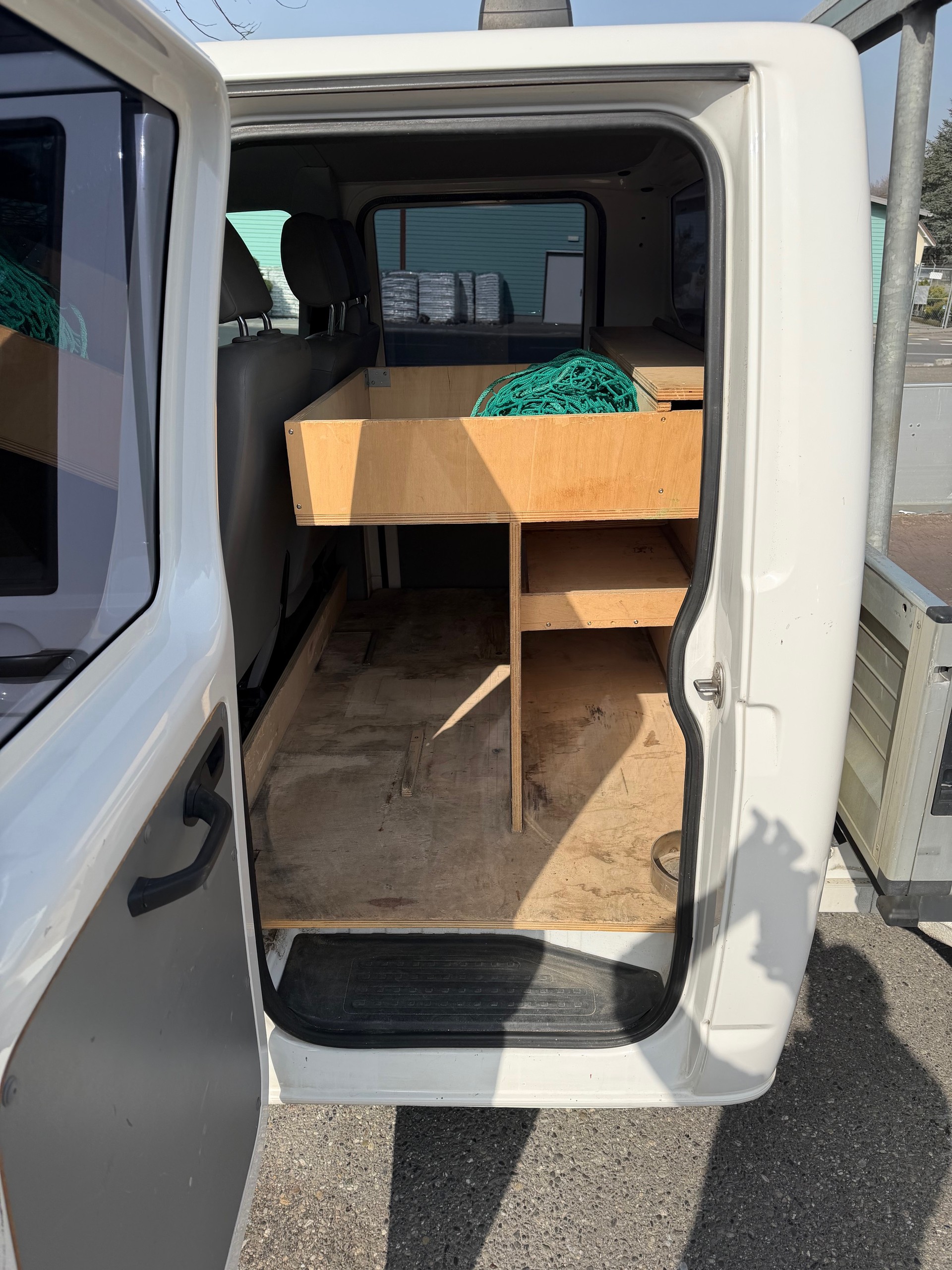 VW T5 2.0 TDI-showroom-element-3