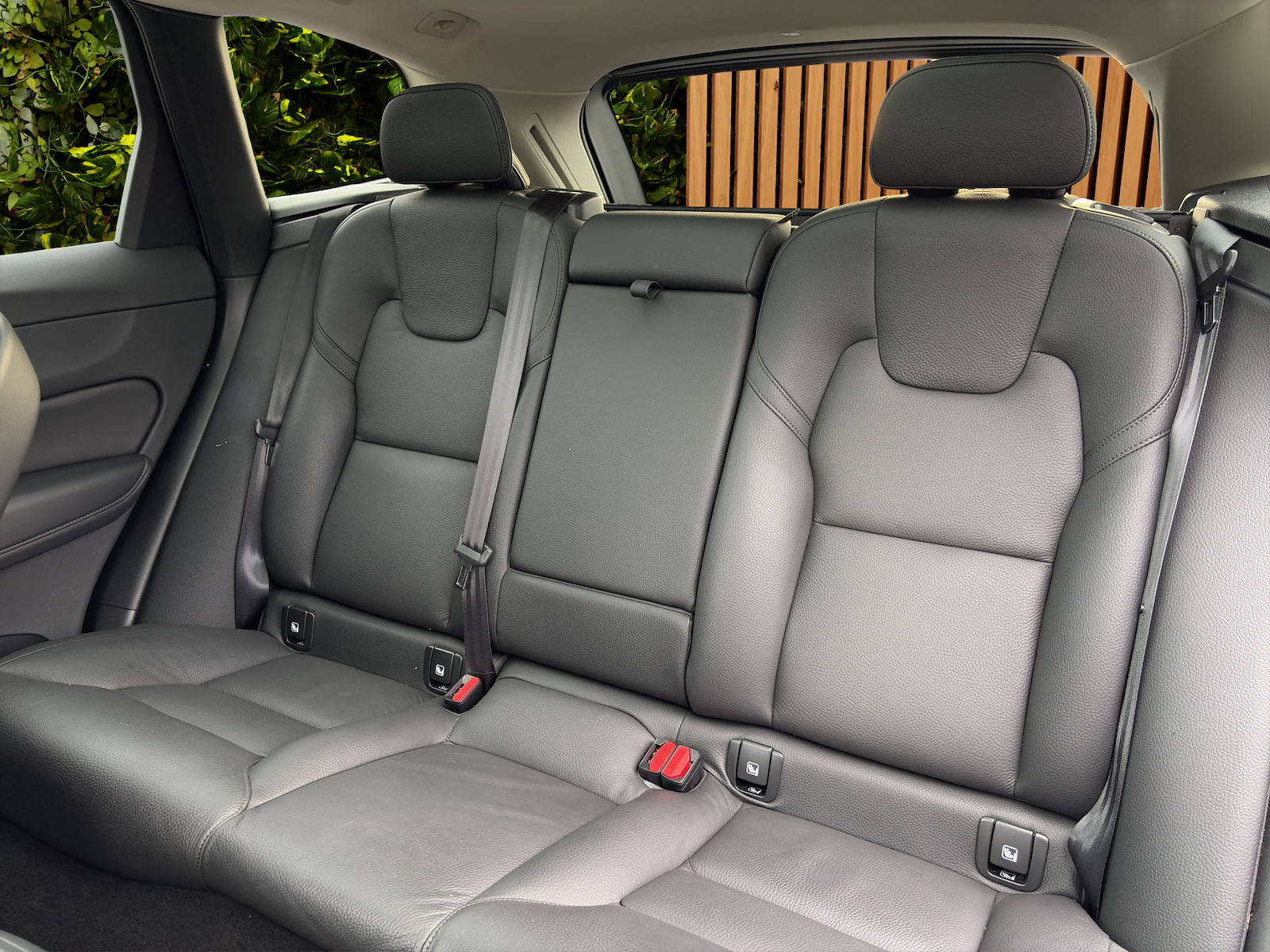 VOLVO XC60 2.0 T6 TE Plus Dark eAWD-image-15