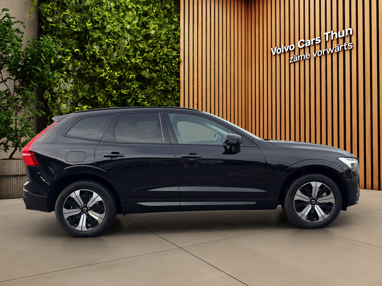 VOLVO XC60 2.0 T6 TE Plus Dark eAWD-image-4
