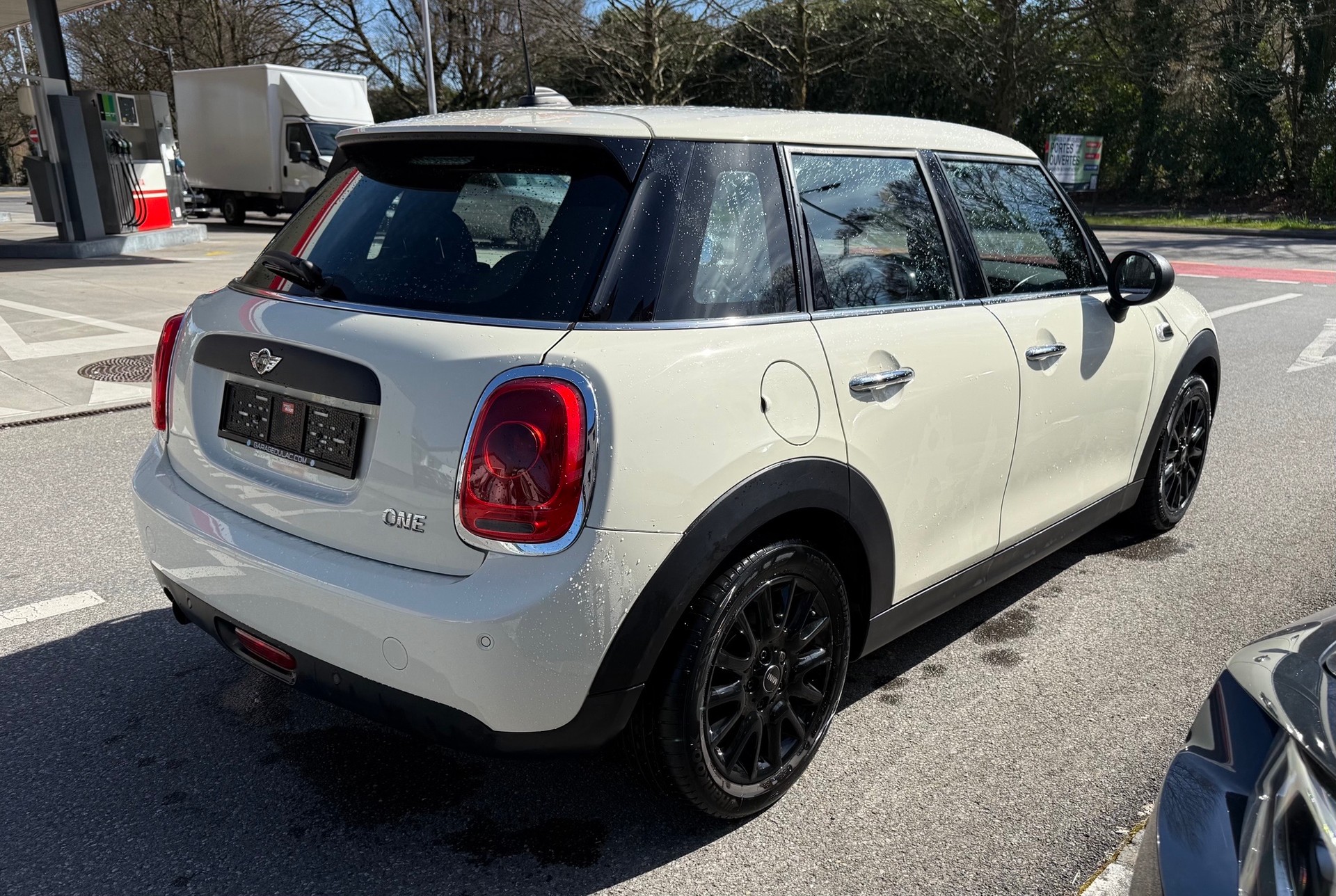 MINI One First-image-4
